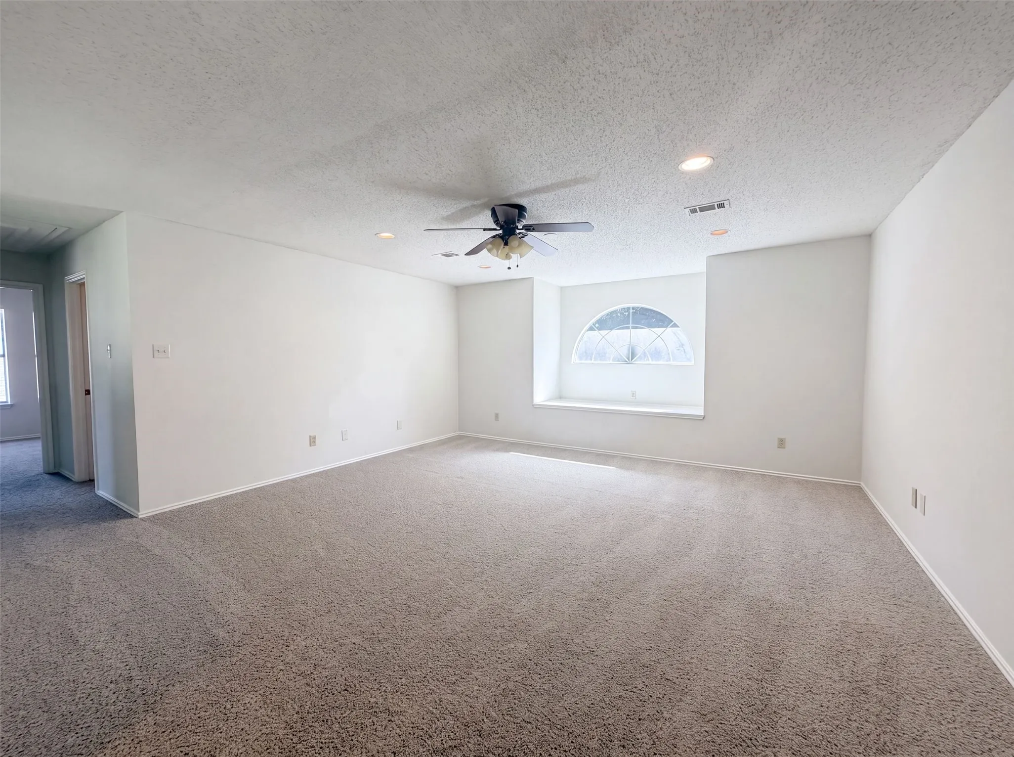 Single Family Residence For Sale in Collin County , 905 Ridgemont Drive, Allen, Texas 75002, 4 Bedroom, 3 Bathroom, 2 Garage spaces, 2,800 Sqft, built in 1989, mls#21343018, Real Estate Agent in Allen, Homes For Sale in Collin county, Homes For Sale in Allen, Realtor in Allen Texas, Real Estate Brokerage Independent Realty Texas, Luminita Cordes Realtor