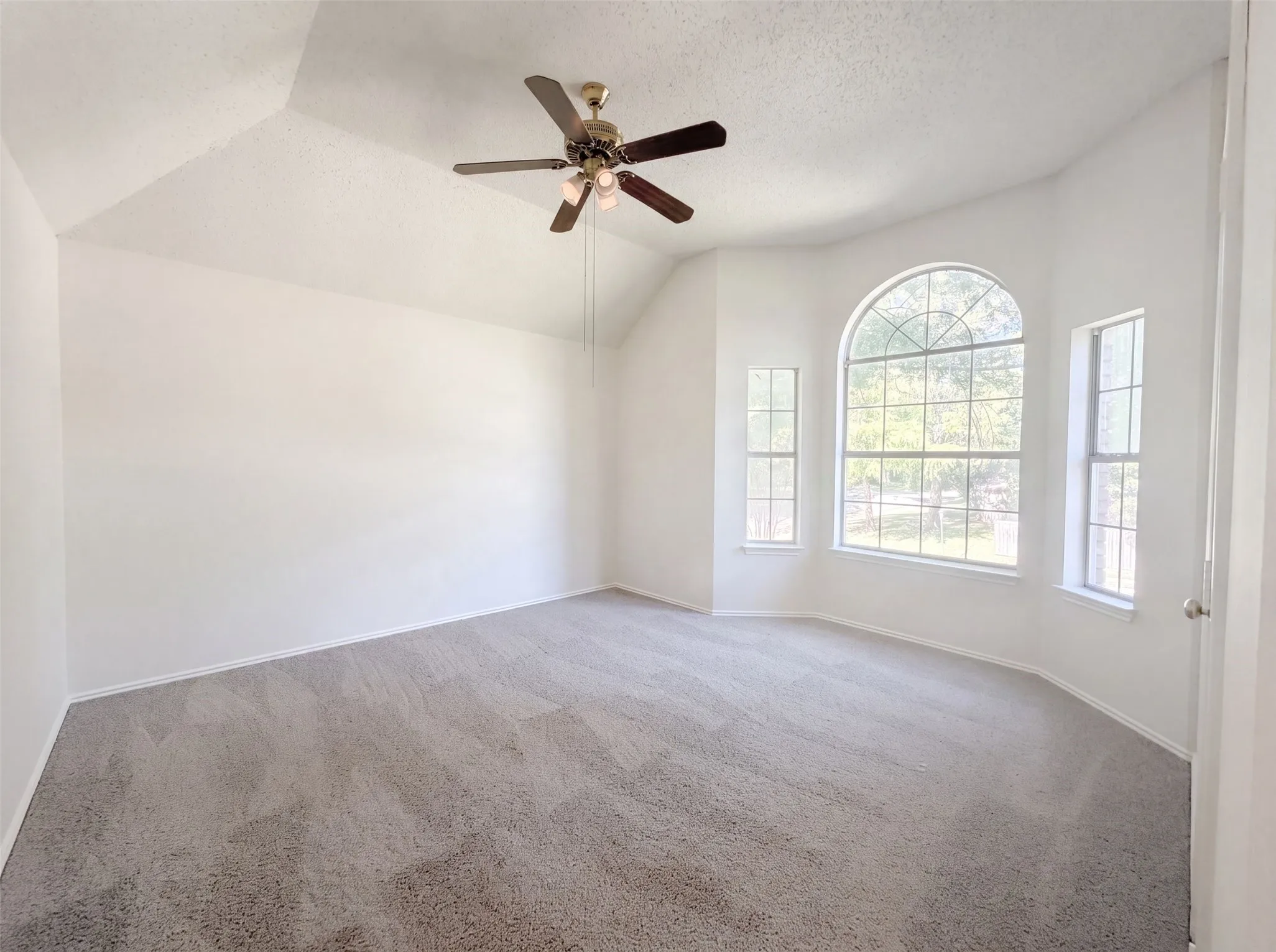 Single Family Residence For Sale in Collin County , 905 Ridgemont Drive, Allen, Texas 75002, 4 Bedroom, 3 Bathroom, 2 Garage spaces, 2,800 Sqft, built in 1989, mls#21343018, Real Estate Agent in Allen, Homes For Sale in Collin county, Homes For Sale in Allen, Realtor in Allen Texas, Real Estate Brokerage Independent Realty Texas, Luminita Cordes Realtor