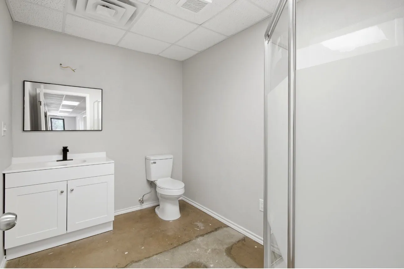 Apartment For Rent in Taylor County , 5843 Us-83, Ovalo, Texas 79541, 8 Bedroom, 5 Bathroom, Garage spaces, 3,976 Sqft, built in 2003, mls#21343020, Real Estate Agent in Ovalo, Homes For Rent in Taylor county, Homes For Rent in Ovalo, Realtor in Ovalo Texas, Real Estate Brokerage Independent Realty Texas, Luminita Cordes Realtor