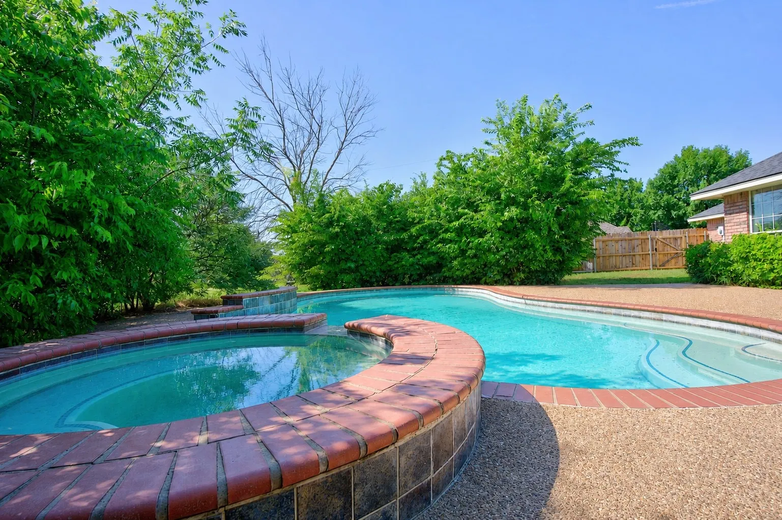 Single Family Residence For Sale in Parker County , 213 Diamond Oaks Drive, Hudson Oaks, Texas 76087, 3 Bedroom, 2 Bathroom, 2 Garage spaces, 2,074 Sqft, built in 1996, mls#21342820, Real Estate Agent in Hudson Oaks, Homes For Sale in Parker county, Homes For Sale in Hudson Oaks, Realtor in Hudson Oaks Texas, Real Estate Brokerage Independent Realty Texas, Luminita Cordes Realtor