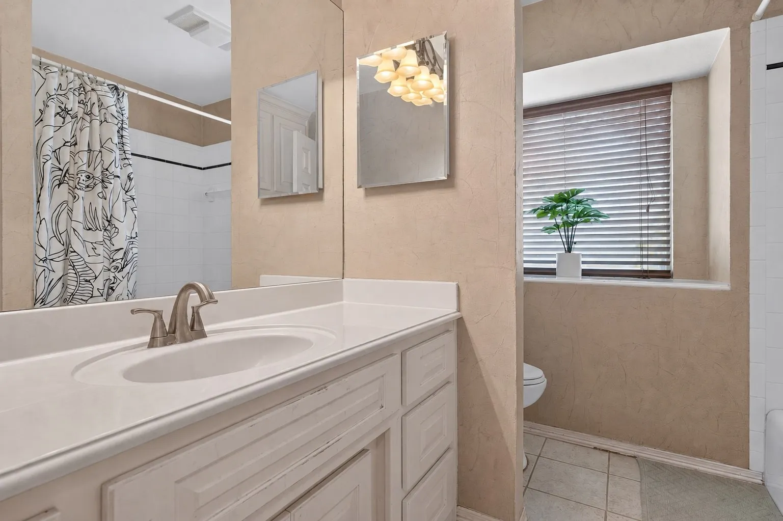 Single Family Residence For Sale in Parker County , 213 Diamond Oaks Drive, Hudson Oaks, Texas 76087, 3 Bedroom, 2 Bathroom, 2 Garage spaces, 2,074 Sqft, built in 1996, mls#21342820, Real Estate Agent in Hudson Oaks, Homes For Sale in Parker county, Homes For Sale in Hudson Oaks, Realtor in Hudson Oaks Texas, Real Estate Brokerage Independent Realty Texas, Luminita Cordes Realtor