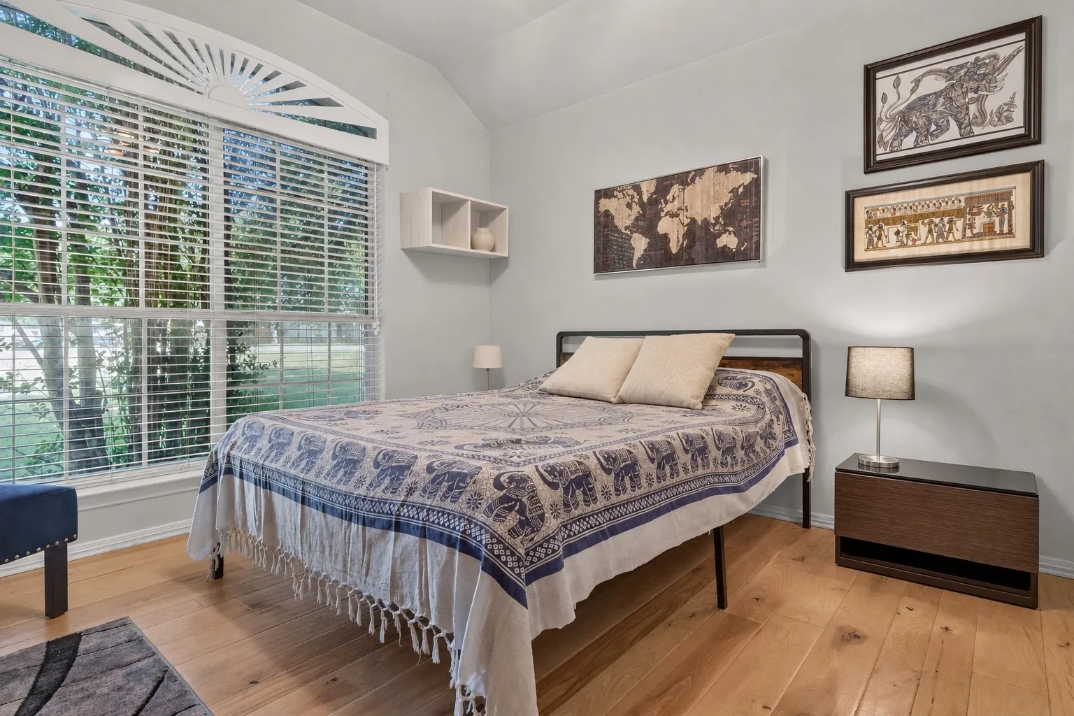 Single Family Residence For Sale in Parker County , 213 Diamond Oaks Drive, Hudson Oaks, Texas 76087, 3 Bedroom, 2 Bathroom, 2 Garage spaces, 2,074 Sqft, built in 1996, mls#21342820, Real Estate Agent in Hudson Oaks, Homes For Sale in Parker county, Homes For Sale in Hudson Oaks, Realtor in Hudson Oaks Texas, Real Estate Brokerage Independent Realty Texas, Luminita Cordes Realtor