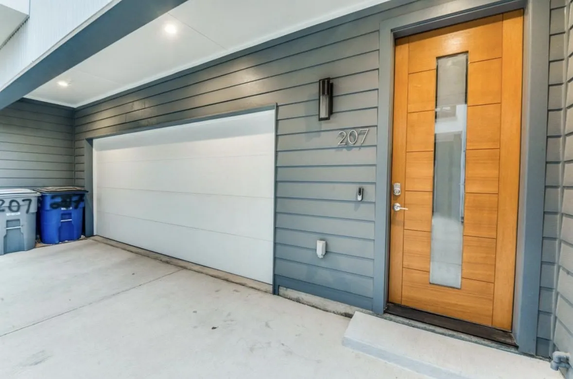 Condominium For Rent in Dallas County , 3812 San Jacinto Street 207, Dallas, Texas 75204, 2 Bedroom, 3 Bathroom, 2 Garage spaces, 1,479 Sqft, built in 2020, Price $2,900, mls#21343036, Real Estate Agent in Dallas, Homes For Rent in Dallas county, Homes For Rent in Dallas, Realtor in Dallas Texas, Real Estate Brokerage Independent Realty Texas, Luminita Cordes Realtor