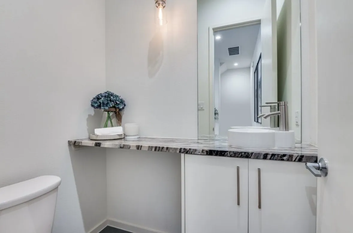Condominium For Rent in Dallas County , 3812 San Jacinto Street 207, Dallas, Texas 75204, 2 Bedroom, 3 Bathroom, 2 Garage spaces, 1,479 Sqft, built in 2020, Price $2,900, mls#21343036, Real Estate Agent in Dallas, Homes For Rent in Dallas county, Homes For Rent in Dallas, Realtor in Dallas Texas, Real Estate Brokerage Independent Realty Texas, Luminita Cordes Realtor