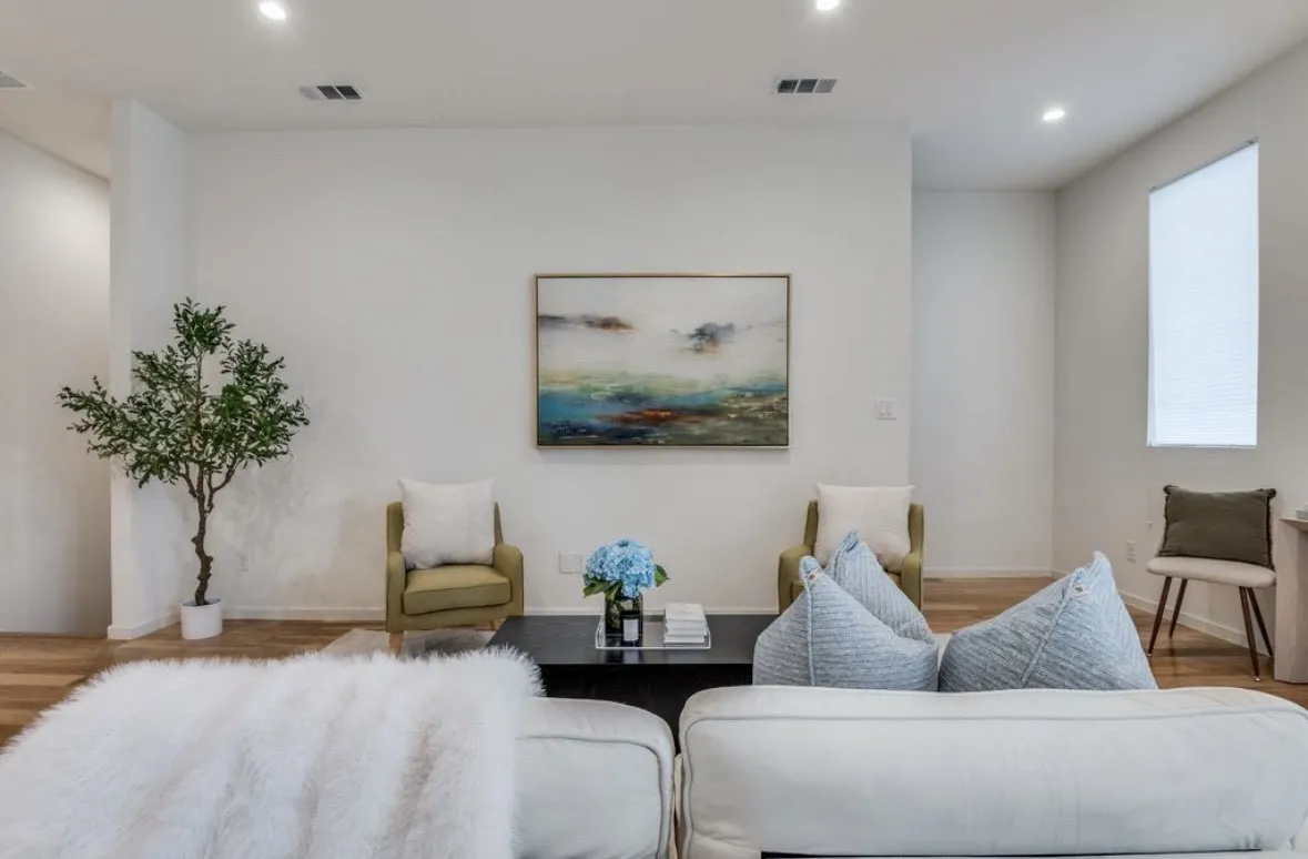Condominium For Rent in Dallas County , 3812 San Jacinto Street 207, Dallas, Texas 75204, 2 Bedroom, 3 Bathroom, 2 Garage spaces, 1,479 Sqft, built in 2020, Price $2,900, mls#21343036, Real Estate Agent in Dallas, Homes For Rent in Dallas county, Homes For Rent in Dallas, Realtor in Dallas Texas, Real Estate Brokerage Independent Realty Texas, Luminita Cordes Realtor