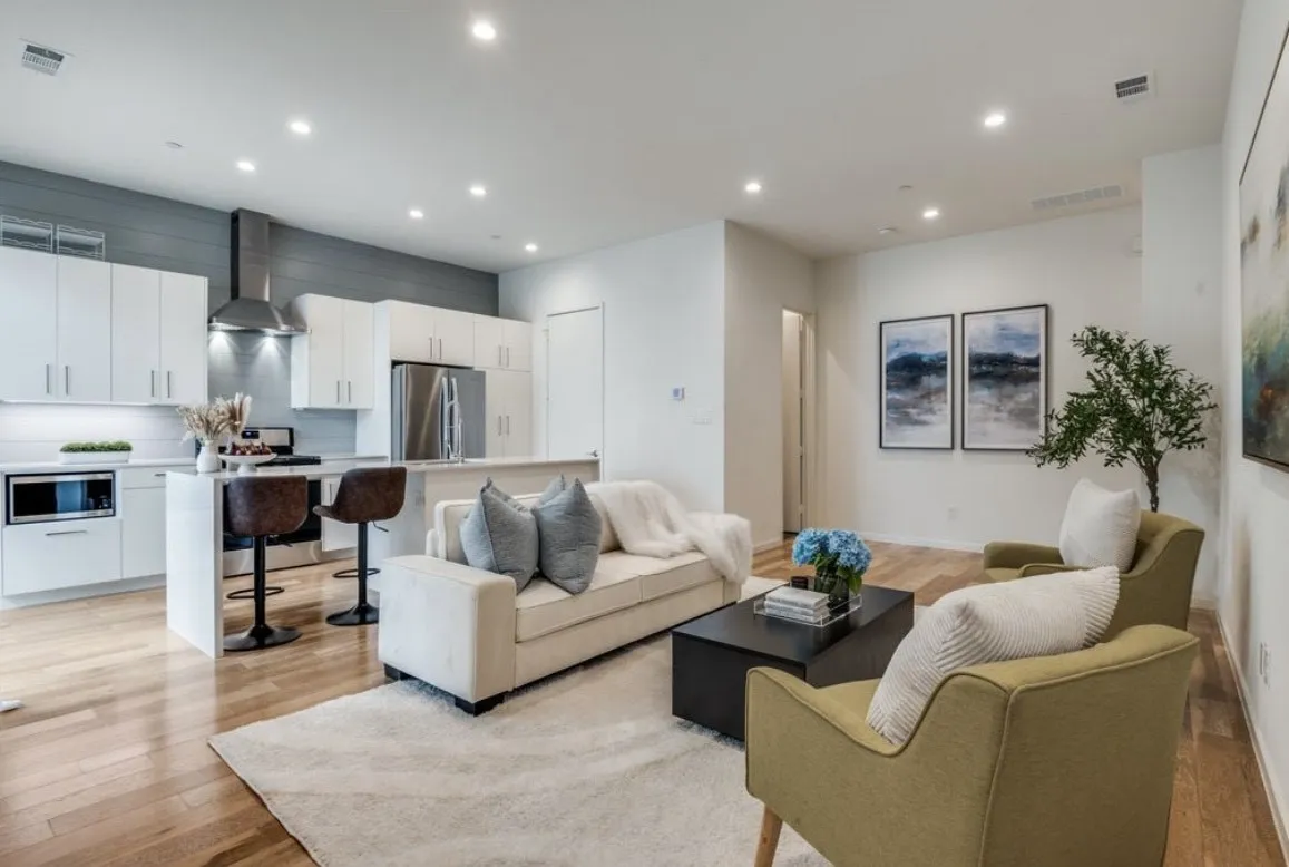 Condominium For Rent in Dallas County , 3812 San Jacinto Street 207, Dallas, Texas 75204, 2 Bedroom, 3 Bathroom, 2 Garage spaces, 1,479 Sqft, built in 2020, Price $2,900, mls#21343036, Real Estate Agent in Dallas, Homes For Rent in Dallas county, Homes For Rent in Dallas, Realtor in Dallas Texas, Real Estate Brokerage Independent Realty Texas, Luminita Cordes Realtor