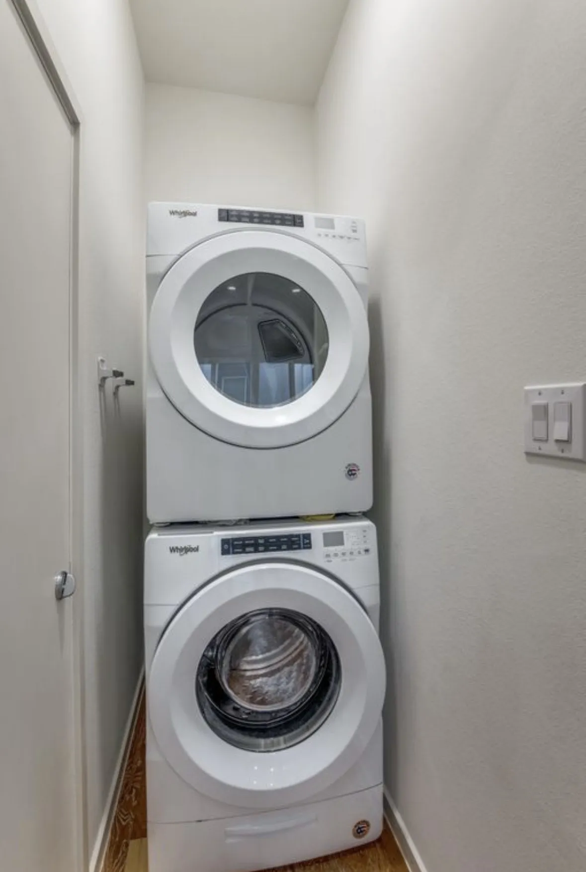Condominium For Rent in Dallas County , 3812 San Jacinto Street 207, Dallas, Texas 75204, 2 Bedroom, 3 Bathroom, 2 Garage spaces, 1,479 Sqft, built in 2020, Price $2,900, mls#21343036, Real Estate Agent in Dallas, Homes For Rent in Dallas county, Homes For Rent in Dallas, Realtor in Dallas Texas, Real Estate Brokerage Independent Realty Texas, Luminita Cordes Realtor
