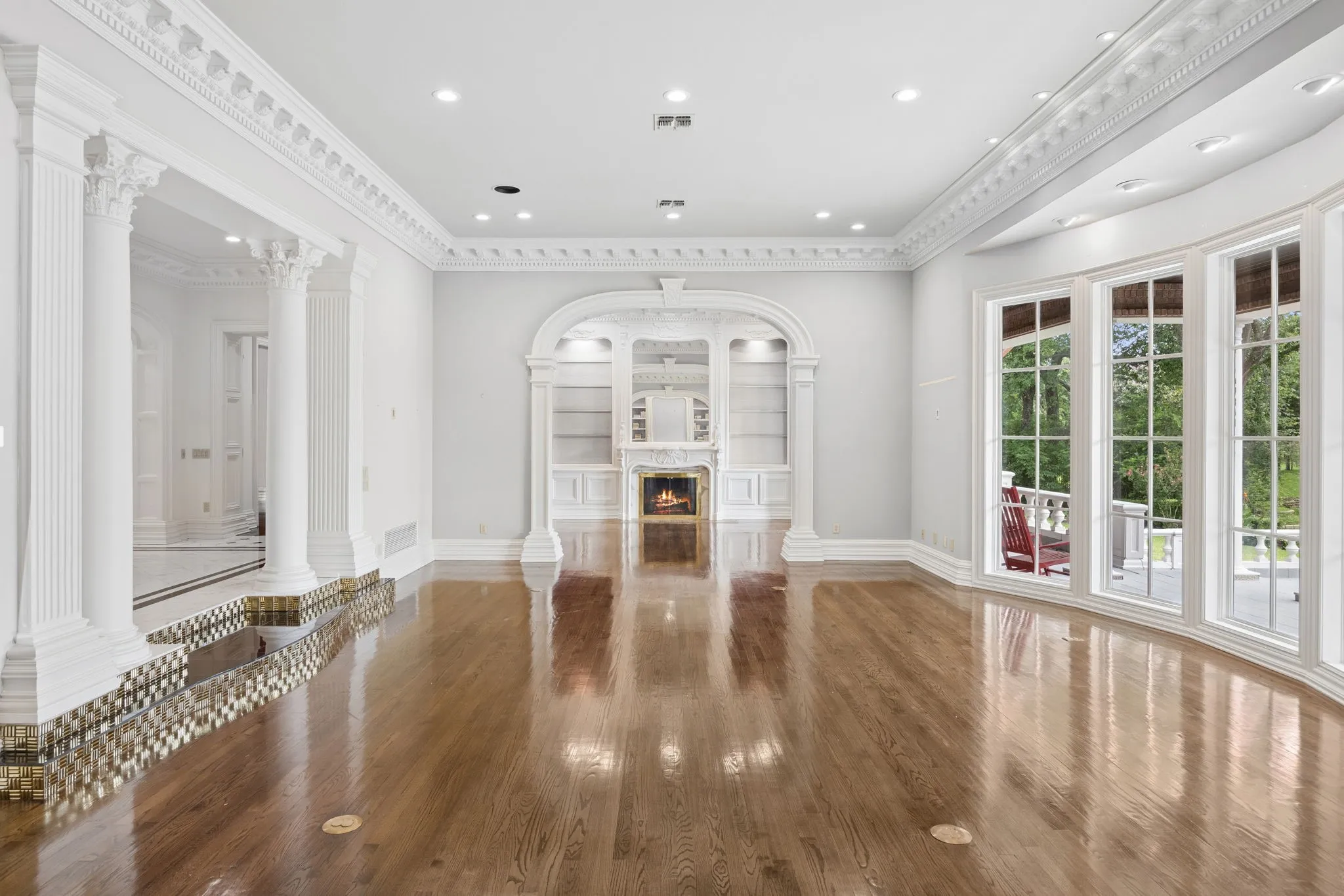 Single Family Residence For Sale in Tarrant County , 4703 Meandering Way, Colleyville, Texas 76034, 5 Bedroom, 8 Bathroom, 3 Garage spaces, 12,750 Sqft, built in 1991, mls#21339261, Real Estate Agent in Colleyville, Homes For Sale in Tarrant county, Homes For Sale in Colleyville, Realtor in Colleyville Texas, Real Estate Brokerage Independent Realty Texas, Luminita Cordes Realtor