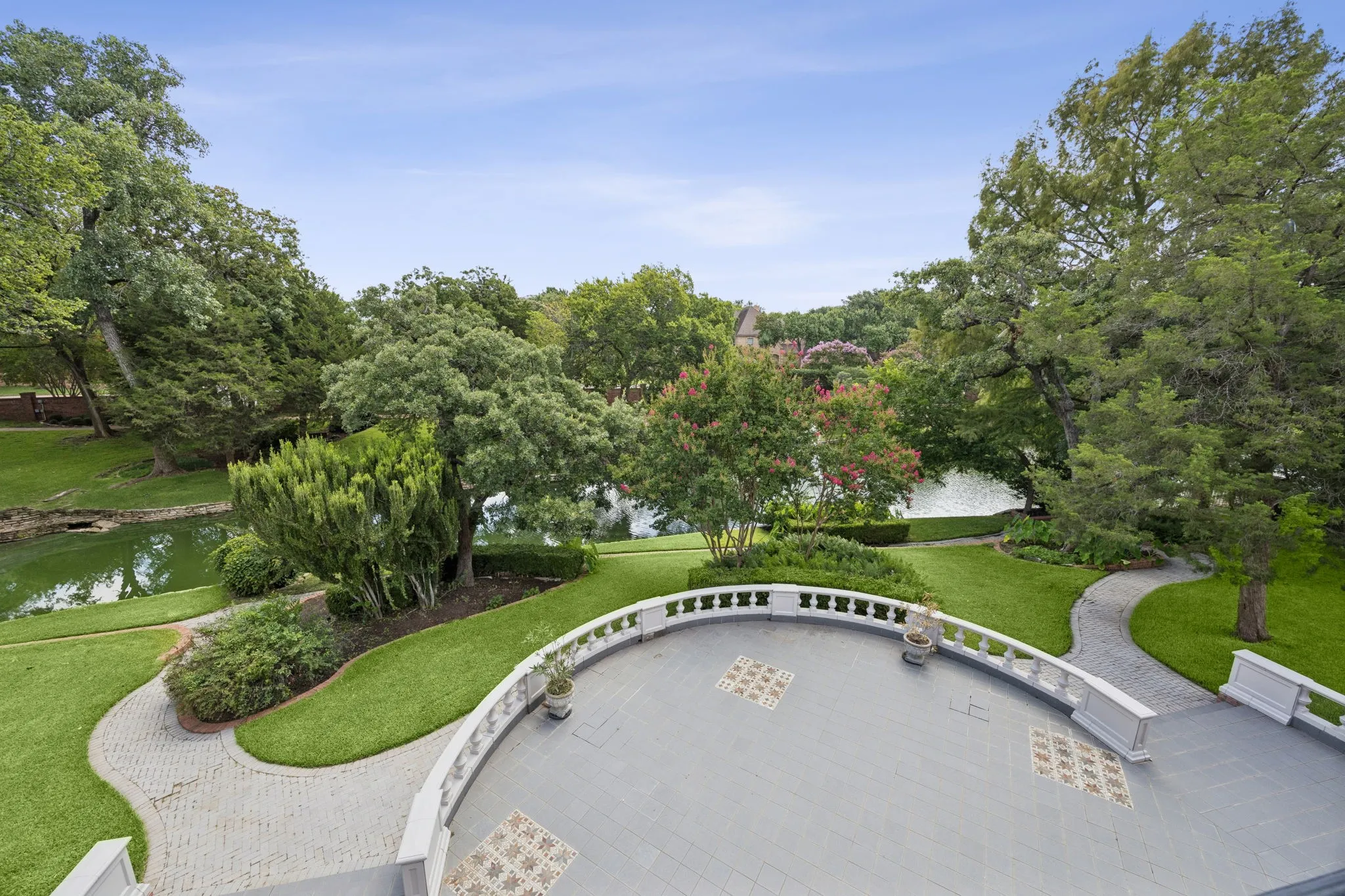 Single Family Residence For Sale in Tarrant County , 4703 Meandering Way, Colleyville, Texas 76034, 5 Bedroom, 8 Bathroom, 3 Garage spaces, 12,750 Sqft, built in 1991, mls#21339261, Real Estate Agent in Colleyville, Homes For Sale in Tarrant county, Homes For Sale in Colleyville, Realtor in Colleyville Texas, Real Estate Brokerage Independent Realty Texas, Luminita Cordes Realtor