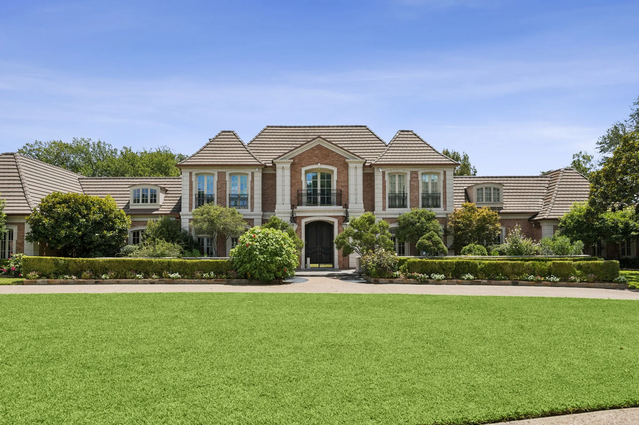 Single Family Residence For Sale in Tarrant County , 4703 Meandering Way, Colleyville, Texas 76034, 5 Bedroom, 8 Bathroom, 3 Garage spaces, 12,750 Sqft, built in 1991, mls#21339261, Real Estate Agent in Colleyville, Homes For Sale in Tarrant county, Homes For Sale in Colleyville, Realtor in Colleyville Texas, Real Estate Brokerage Independent Realty Texas, Luminita Cordes Realtor