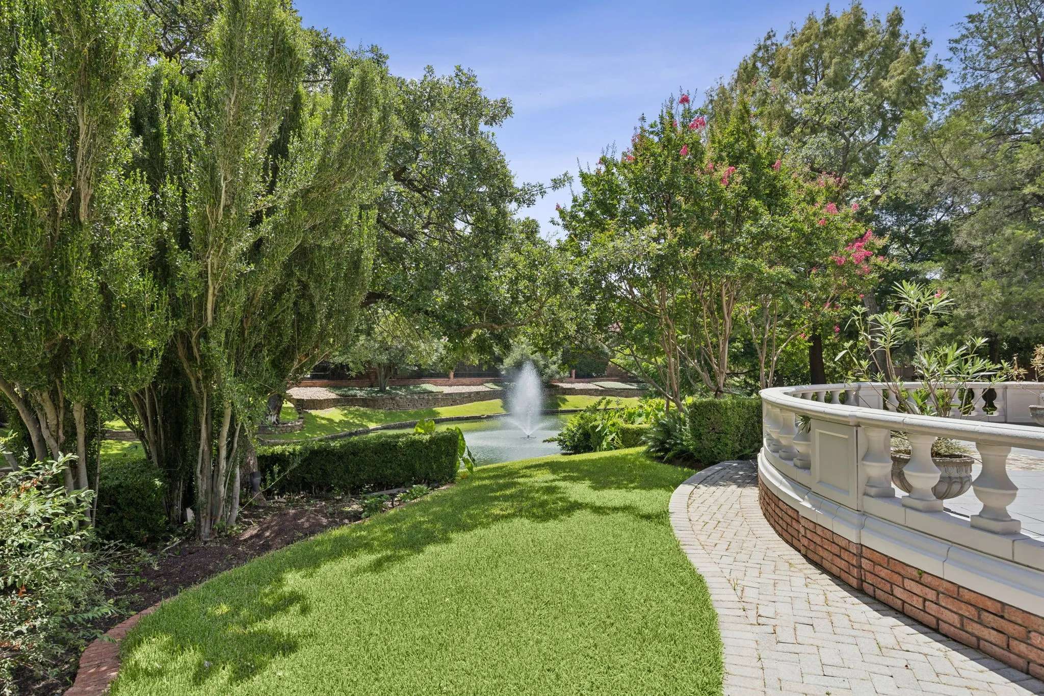 Single Family Residence For Sale in Tarrant County , 4703 Meandering Way, Colleyville, Texas 76034, 5 Bedroom, 8 Bathroom, 3 Garage spaces, 12,750 Sqft, built in 1991, mls#21339261, Real Estate Agent in Colleyville, Homes For Sale in Tarrant county, Homes For Sale in Colleyville, Realtor in Colleyville Texas, Real Estate Brokerage Independent Realty Texas, Luminita Cordes Realtor
