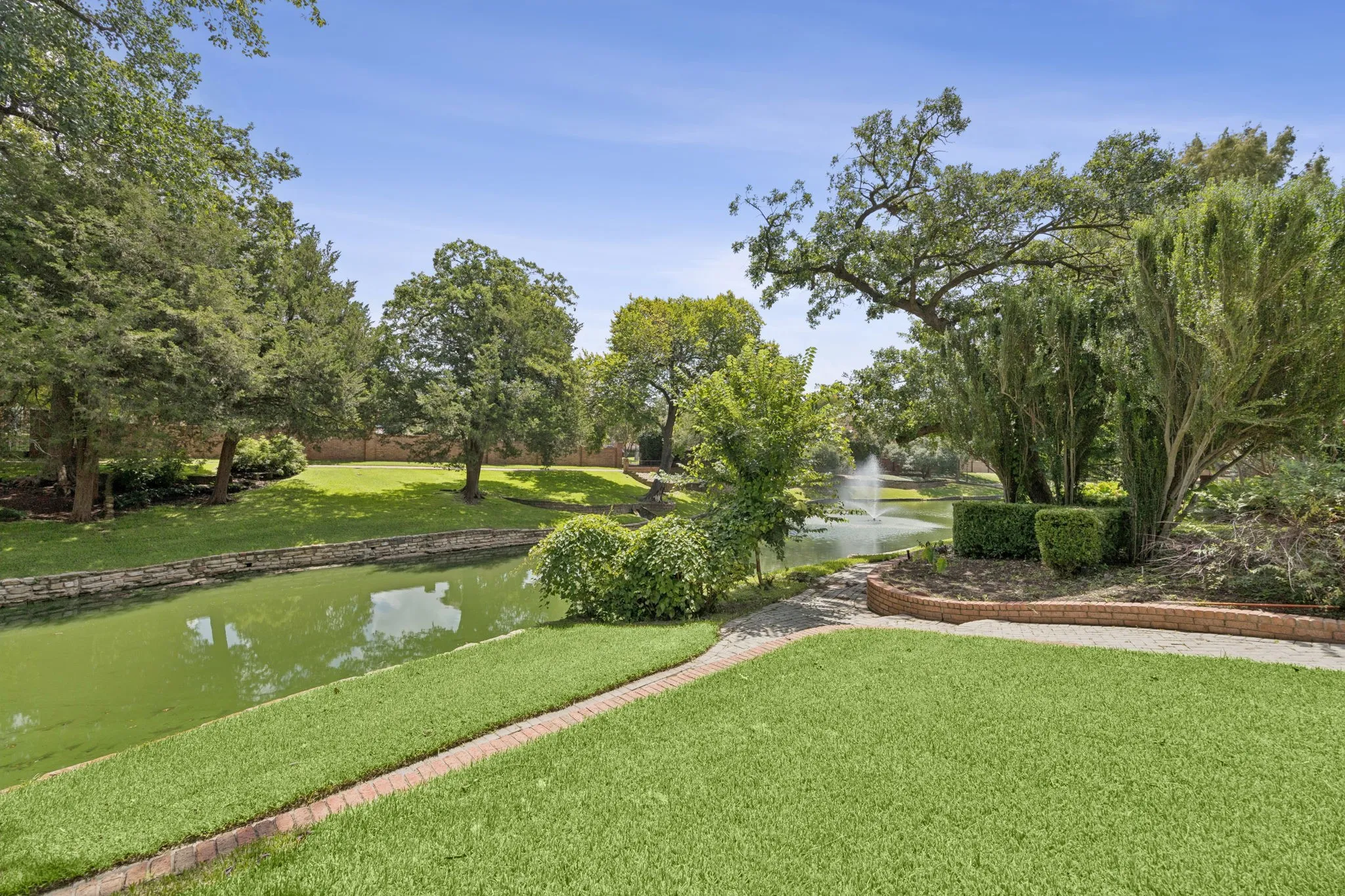 Single Family Residence For Sale in Tarrant County , 4703 Meandering Way, Colleyville, Texas 76034, 5 Bedroom, 8 Bathroom, 3 Garage spaces, 12,750 Sqft, built in 1991, mls#21339261, Real Estate Agent in Colleyville, Homes For Sale in Tarrant county, Homes For Sale in Colleyville, Realtor in Colleyville Texas, Real Estate Brokerage Independent Realty Texas, Luminita Cordes Realtor