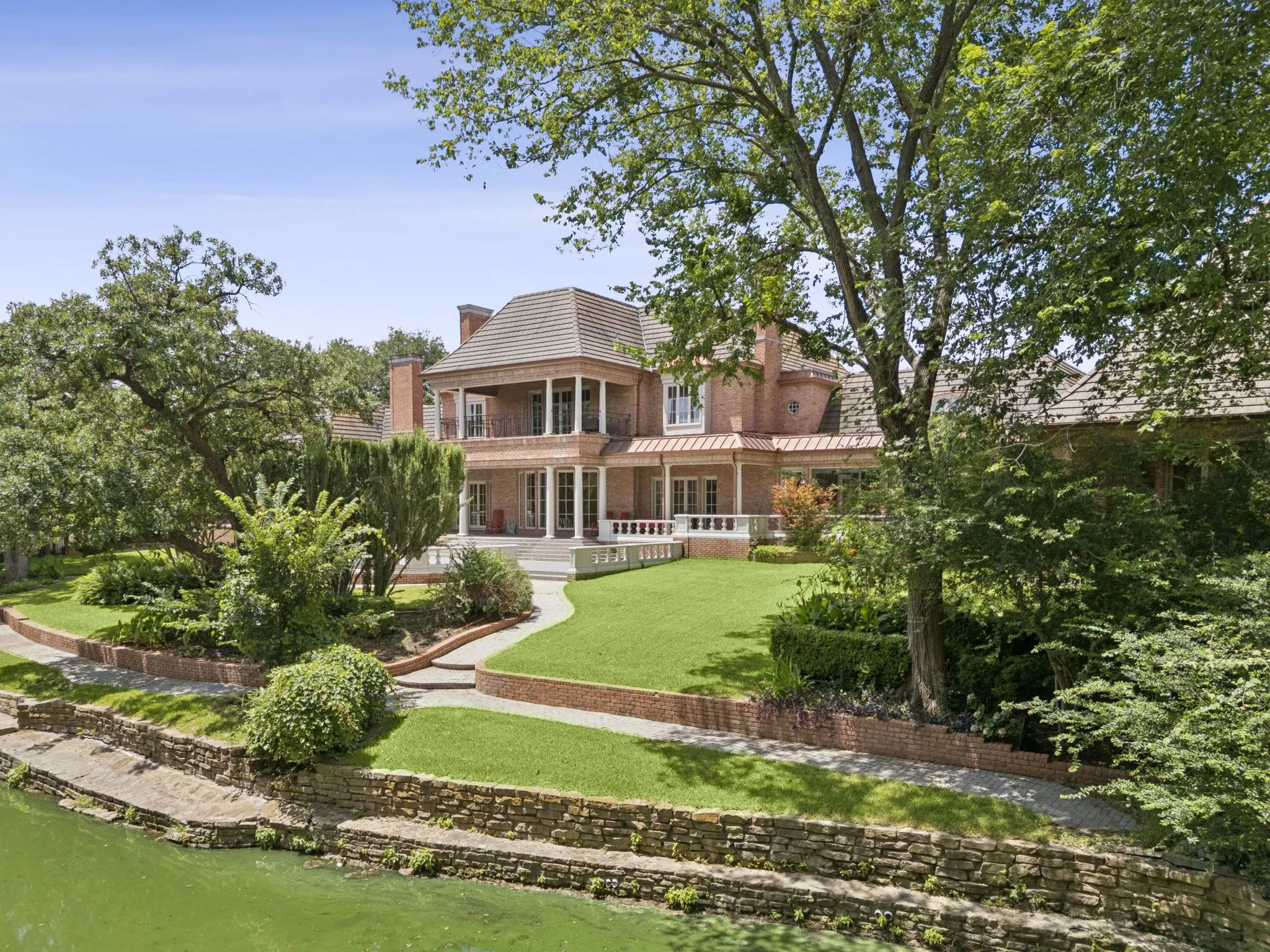 Single Family Residence For Sale in Tarrant County , 4703 Meandering Way, Colleyville, Texas 76034, 5 Bedroom, 8 Bathroom, 3 Garage spaces, 12,750 Sqft, built in 1991, mls#21339261, Real Estate Agent in Colleyville, Homes For Sale in Tarrant county, Homes For Sale in Colleyville, Realtor in Colleyville Texas, Real Estate Brokerage Independent Realty Texas, Luminita Cordes Realtor