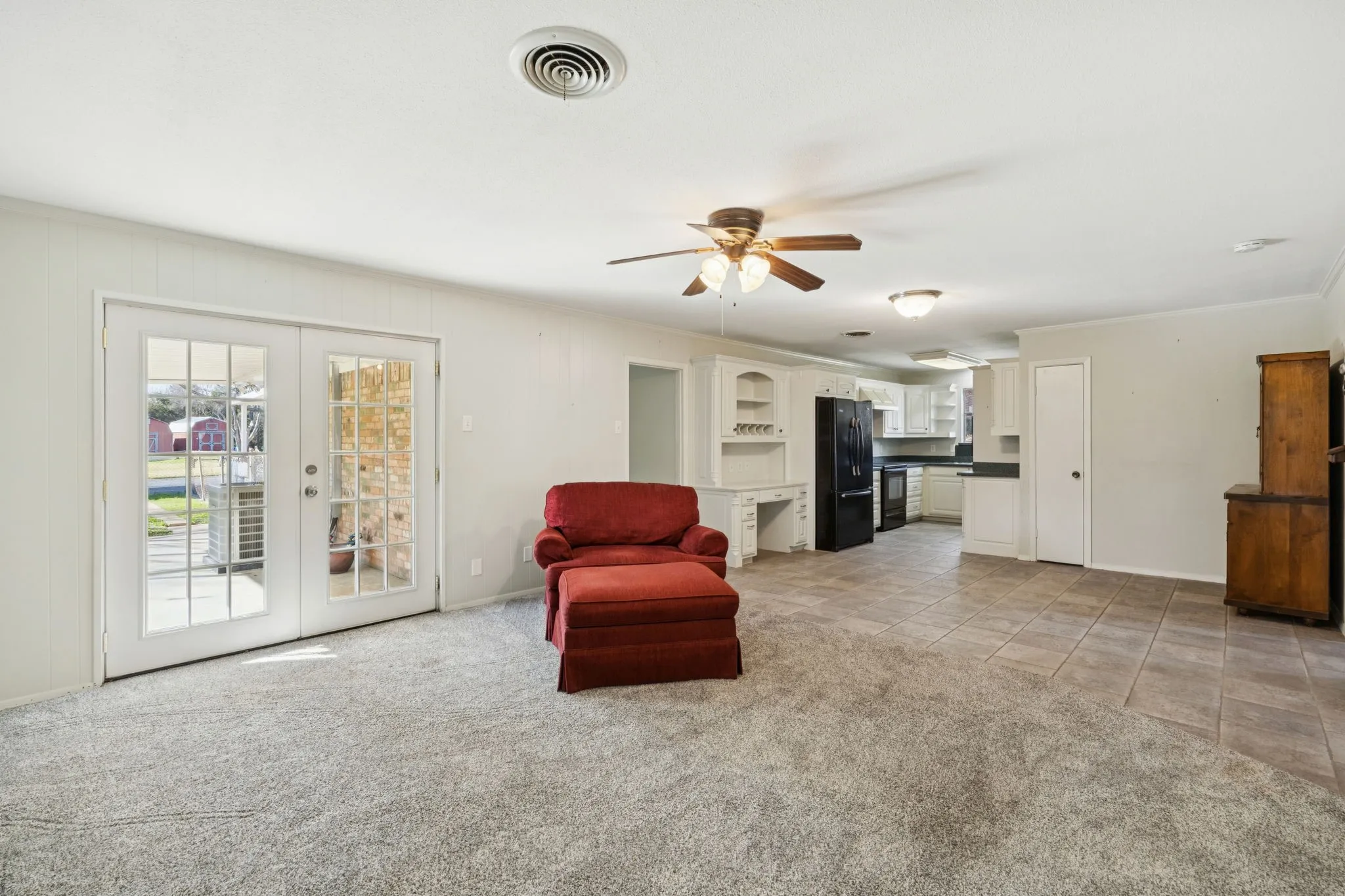 Single Family Residence For Sale in Dallas County , 137 Southwood Drive, Lancaster, Texas 75146, 3 Bedroom, 2 Bathroom, 1 Garage spaces, 1,984 Sqft, built in 1970, mls#21340492, Real Estate Agent in Lancaster, Homes For Sale in Dallas county, Homes For Sale in Lancaster, Realtor in Lancaster Texas, Real Estate Brokerage Independent Realty Texas, Luminita Cordes Realtor