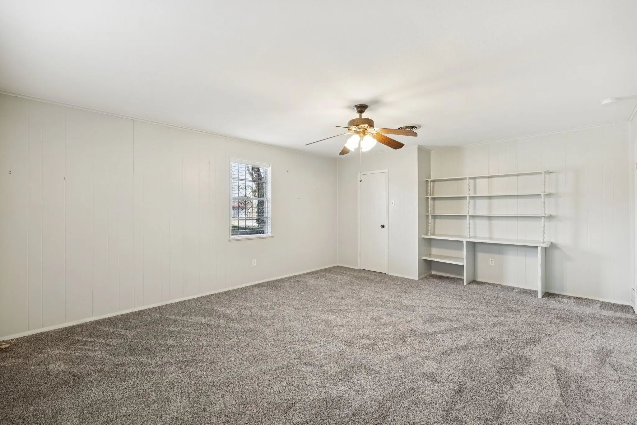 Single Family Residence For Sale in Dallas County , 137 Southwood Drive, Lancaster, Texas 75146, 3 Bedroom, 2 Bathroom, 1 Garage spaces, 1,984 Sqft, built in 1970, mls#21340492, Real Estate Agent in Lancaster, Homes For Sale in Dallas county, Homes For Sale in Lancaster, Realtor in Lancaster Texas, Real Estate Brokerage Independent Realty Texas, Luminita Cordes Realtor