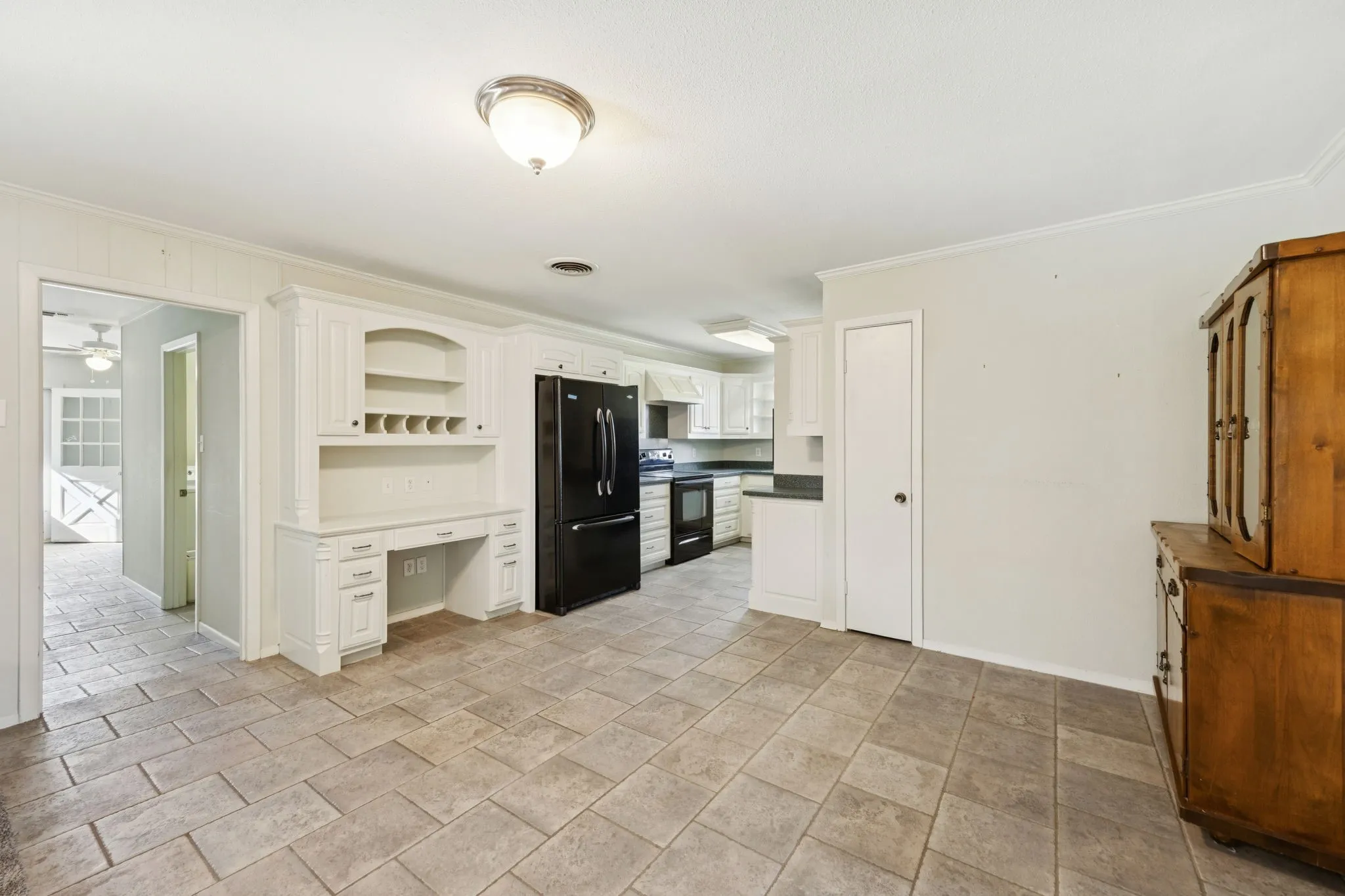 Single Family Residence For Sale in Dallas County , 137 Southwood Drive, Lancaster, Texas 75146, 3 Bedroom, 2 Bathroom, 1 Garage spaces, 1,984 Sqft, built in 1970, mls#21340492, Real Estate Agent in Lancaster, Homes For Sale in Dallas county, Homes For Sale in Lancaster, Realtor in Lancaster Texas, Real Estate Brokerage Independent Realty Texas, Luminita Cordes Realtor