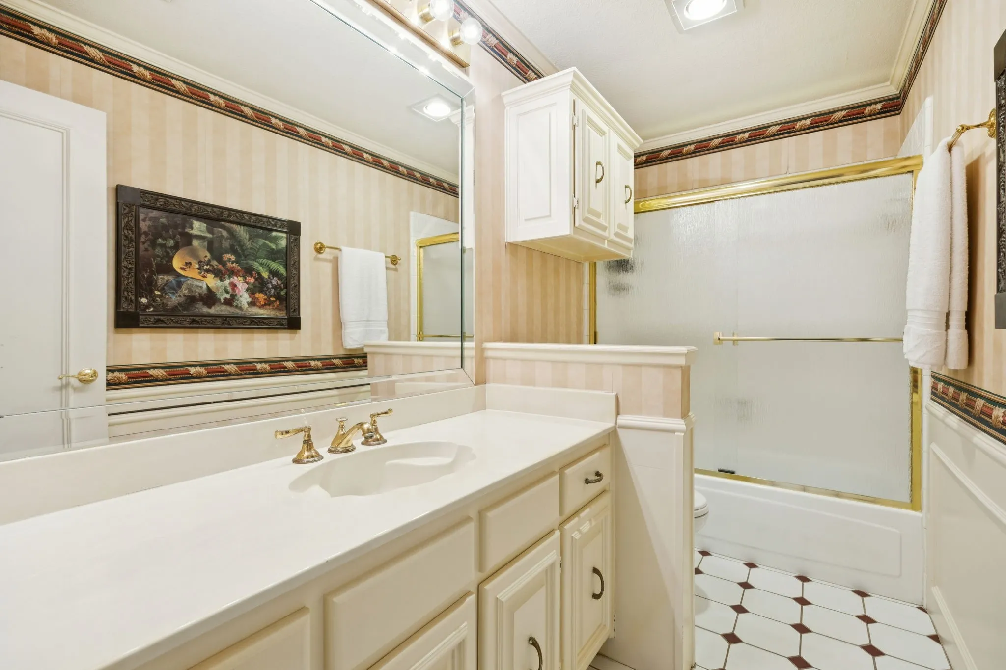 Single Family Residence For Sale in Dallas County , 201 Oakwood Drive, Lancaster, Texas 75146, 6 Bedroom, 5 Bathroom, 3 Garage spaces, 6,079 Sqft, built in 1985, mls#21340654, Real Estate Agent in Lancaster, Homes For Sale in Dallas county, Homes For Sale in Lancaster, Realtor in Lancaster Texas, Real Estate Brokerage Independent Realty Texas, Luminita Cordes Realtor