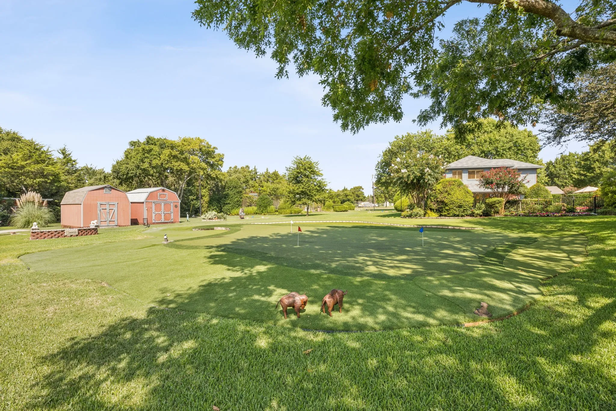 Single Family Residence For Sale in Dallas County , 201 Oakwood Drive, Lancaster, Texas 75146, 6 Bedroom, 5 Bathroom, 3 Garage spaces, 6,079 Sqft, built in 1985, mls#21340654, Real Estate Agent in Lancaster, Homes For Sale in Dallas county, Homes For Sale in Lancaster, Realtor in Lancaster Texas, Real Estate Brokerage Independent Realty Texas, Luminita Cordes Realtor