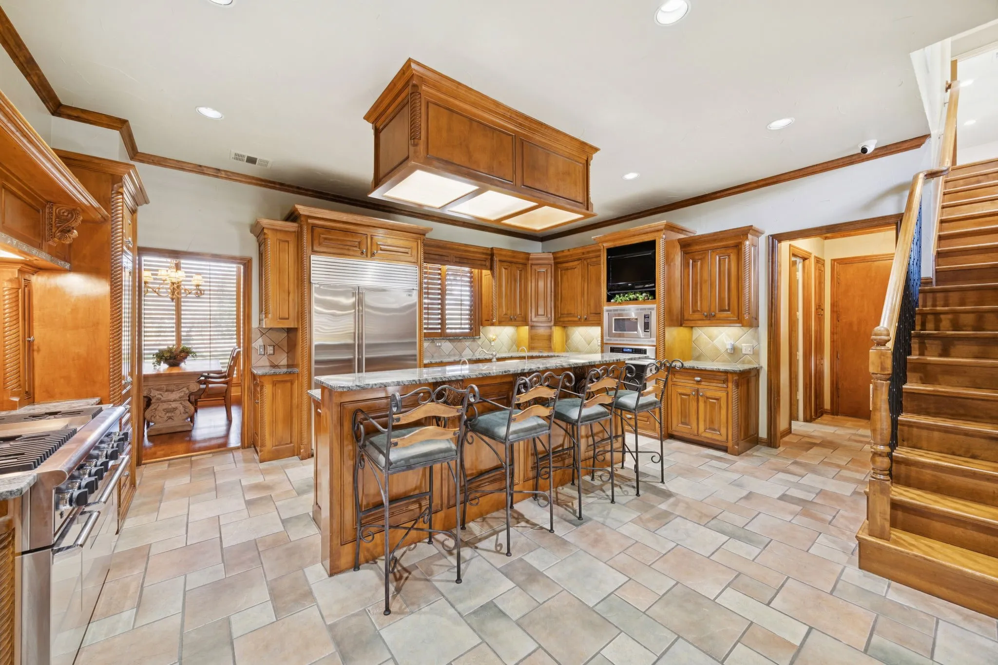 Single Family Residence For Sale in Dallas County , 201 Oakwood Drive, Lancaster, Texas 75146, 6 Bedroom, 5 Bathroom, 3 Garage spaces, 6,079 Sqft, built in 1985, mls#21340654, Real Estate Agent in Lancaster, Homes For Sale in Dallas county, Homes For Sale in Lancaster, Realtor in Lancaster Texas, Real Estate Brokerage Independent Realty Texas, Luminita Cordes Realtor