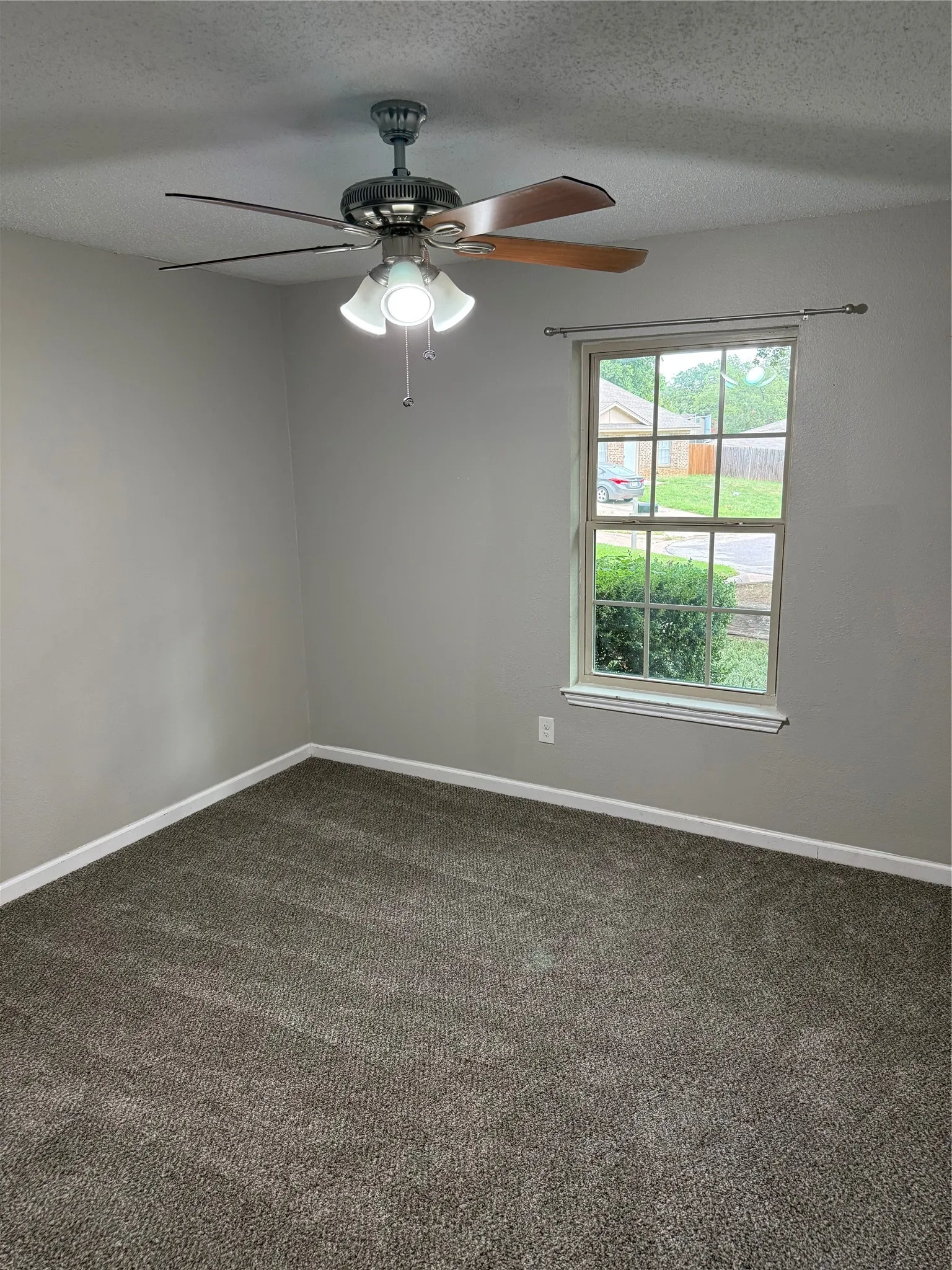 Single Family Residence For Sale in Tarrant County , 4608 Elm Tree Court, Arlington, Texas 76017, 3 Bedroom, 2 Bathroom, 2 Garage spaces, 1,550 Sqft, built in 1982, mls#21341458, Real Estate Agent in Arlington, Homes For Sale in Tarrant county, Homes For Sale in Arlington, Realtor in Arlington Texas, Real Estate Brokerage Independent Realty Texas, Luminita Cordes Realtor
