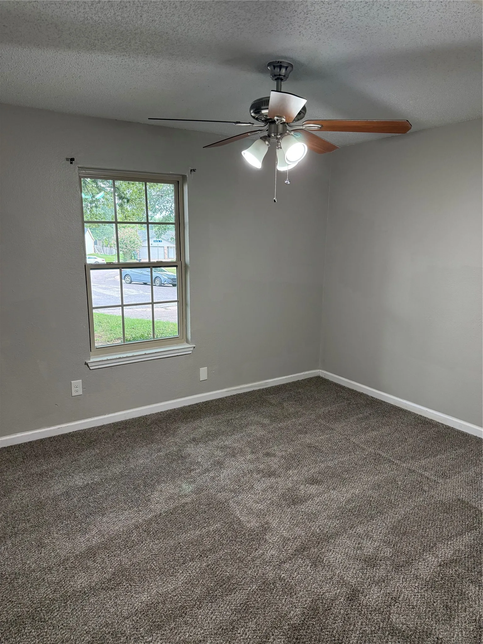Single Family Residence For Sale in Tarrant County , 4608 Elm Tree Court, Arlington, Texas 76017, 3 Bedroom, 2 Bathroom, 2 Garage spaces, 1,550 Sqft, built in 1982, mls#21341458, Real Estate Agent in Arlington, Homes For Sale in Tarrant county, Homes For Sale in Arlington, Realtor in Arlington Texas, Real Estate Brokerage Independent Realty Texas, Luminita Cordes Realtor