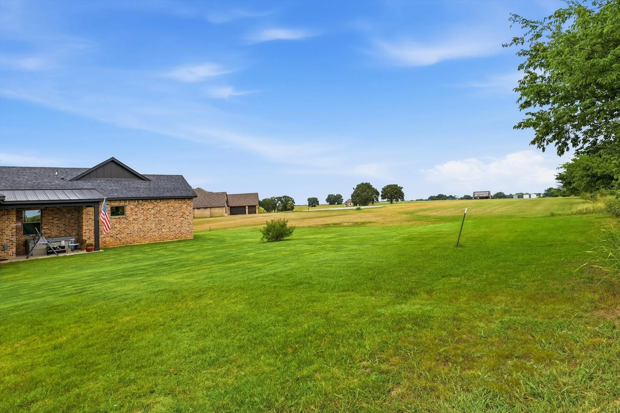 Single Family Residence For Sale in Grayson County , 460 Valhalla Court, Gordonville, Texas 76245, 2 Bedroom, 2 Bathroom, 2 Garage spaces, 1,282 Sqft, built in 2023, mls#21342893, Real Estate Agent in Gordonville, Homes For Sale in Grayson county, Homes For Sale in Gordonville, Realtor in Gordonville Texas, Real Estate Brokerage Independent Realty Texas, Luminita Cordes Realtor