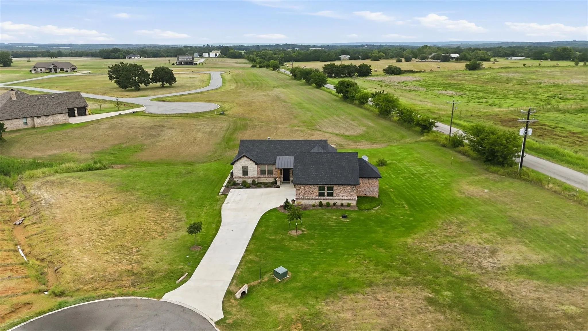 Single Family Residence For Sale in Grayson County , 460 Valhalla Court, Gordonville, Texas 76245, 2 Bedroom, 2 Bathroom, 2 Garage spaces, 1,282 Sqft, built in 2023, mls#21342893, Real Estate Agent in Gordonville, Homes For Sale in Grayson county, Homes For Sale in Gordonville, Realtor in Gordonville Texas, Real Estate Brokerage Independent Realty Texas, Luminita Cordes Realtor