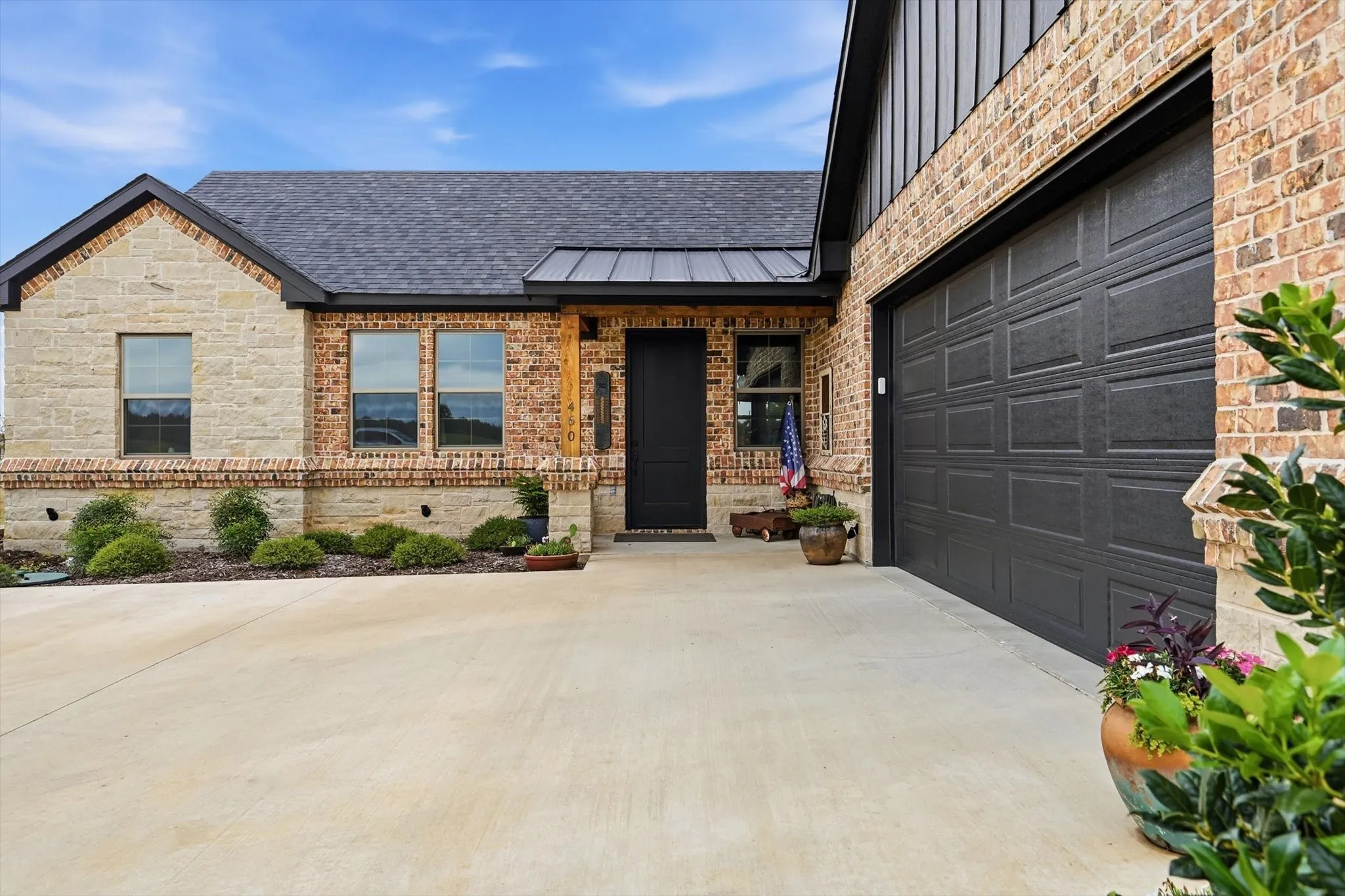 Single Family Residence For Sale in Grayson County , 460 Valhalla Court, Gordonville, Texas 76245, 2 Bedroom, 2 Bathroom, 2 Garage spaces, 1,282 Sqft, built in 2023, mls#21342893, Real Estate Agent in Gordonville, Homes For Sale in Grayson county, Homes For Sale in Gordonville, Realtor in Gordonville Texas, Real Estate Brokerage Independent Realty Texas, Luminita Cordes Realtor