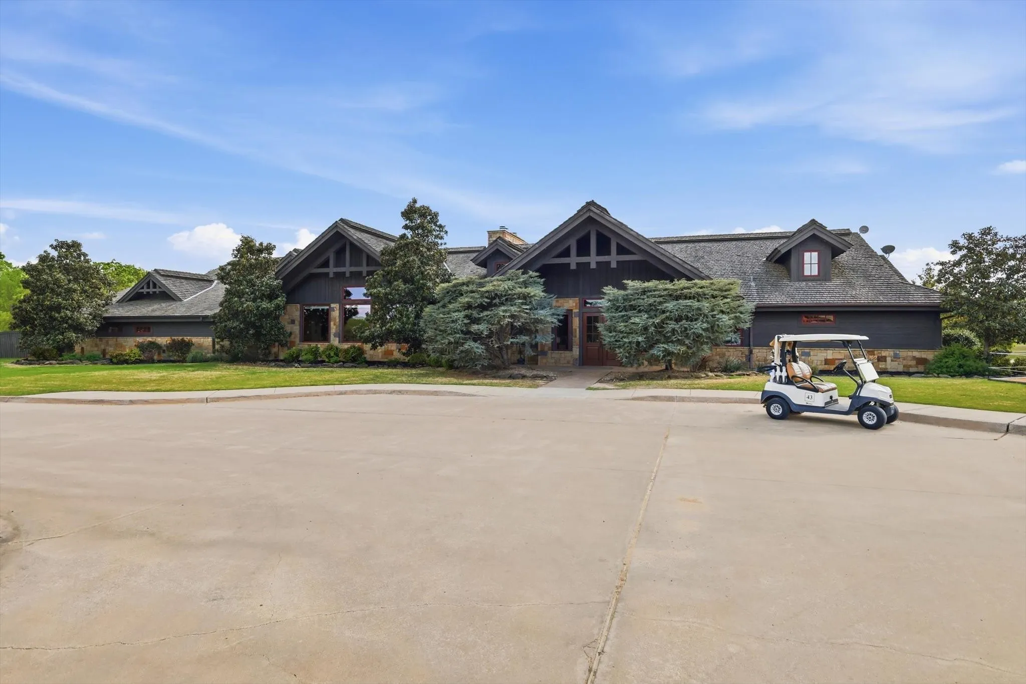 Rock Creek Clubhouse with Restaurant and Pro Golf Shop