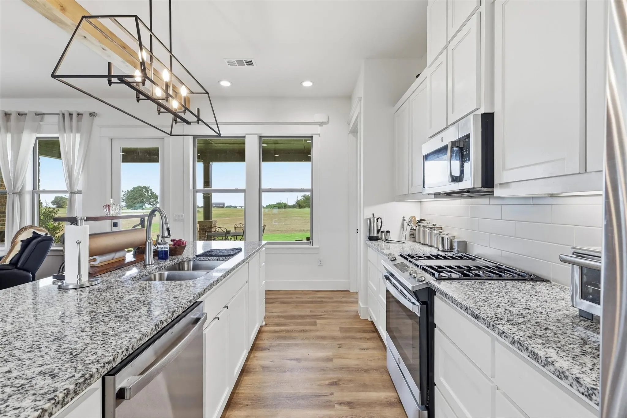 Single Family Residence For Sale in Grayson County , 460 Valhalla Court, Gordonville, Texas 76245, 2 Bedroom, 2 Bathroom, 2 Garage spaces, 1,282 Sqft, built in 2023, mls#21342893, Real Estate Agent in Gordonville, Homes For Sale in Grayson county, Homes For Sale in Gordonville, Realtor in Gordonville Texas, Real Estate Brokerage Independent Realty Texas, Luminita Cordes Realtor