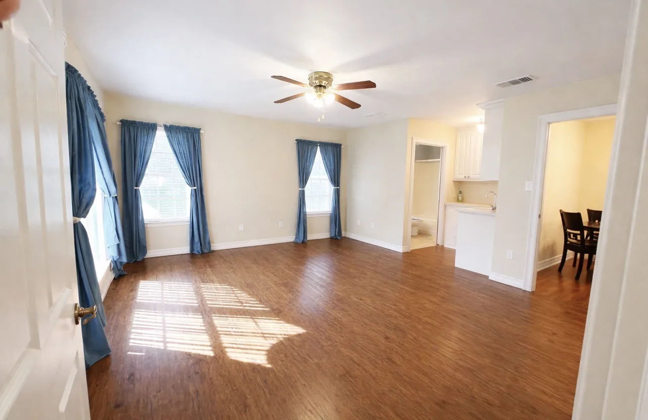 Single Family Residence For Rent in Grayson County , 1825 Glenway Drive, Sherman, Texas 75092, 3 Bedroom, 3 Bathroom, 2 Garage spaces, 1,554 Sqft, built in 2006, mls#21343062, Real Estate Agent in Sherman, Homes For Rent in Grayson county, Homes For Rent in Sherman, Realtor in Sherman Texas, Real Estate Brokerage Independent Realty Texas, Luminita Cordes Realtor
