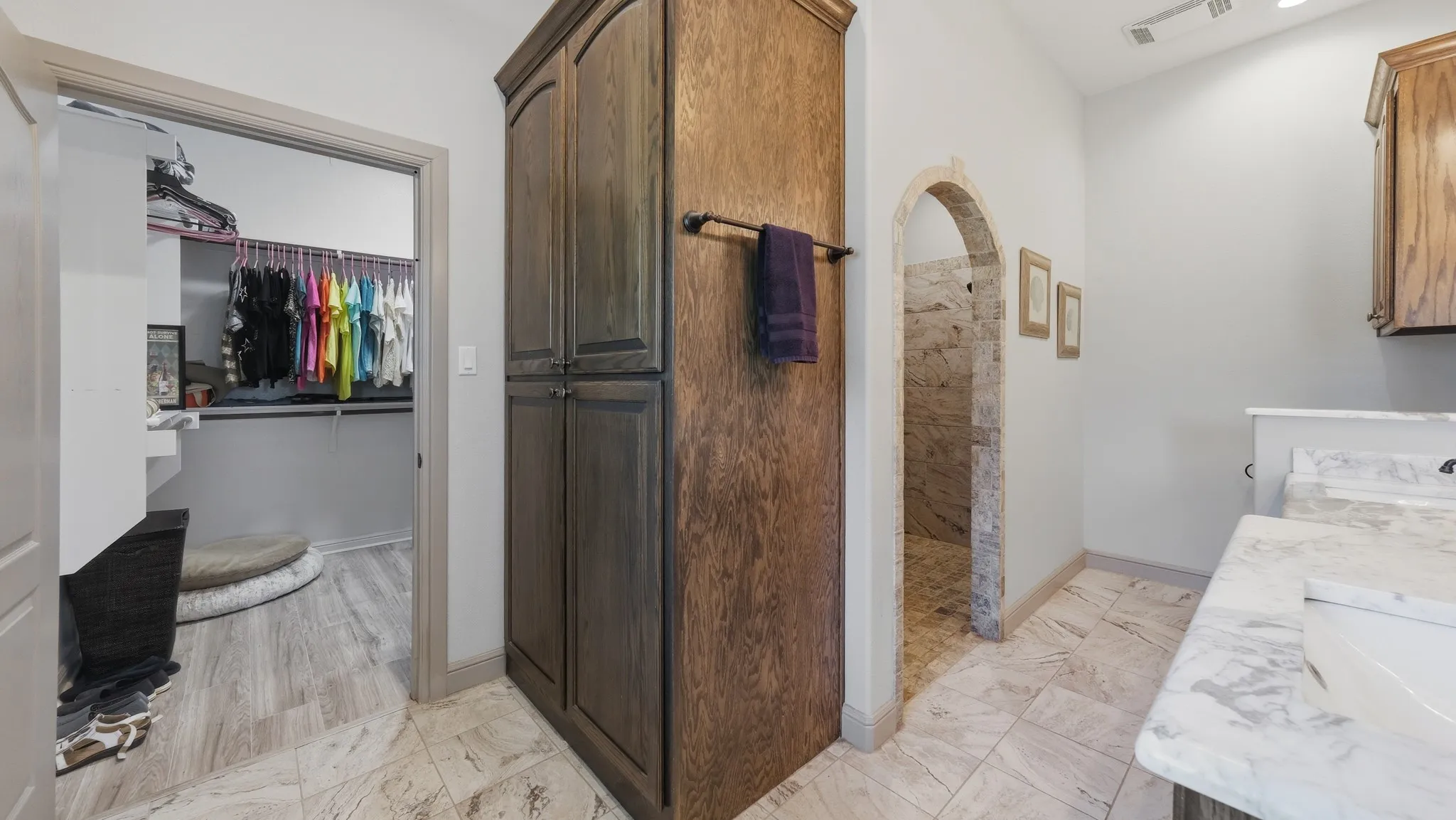 Single Family Residence For Sale in Somervell County , 1522 County Road 2026, Glen Rose, Texas 76043, 3 Bedroom, 2 Bathroom, 2 Garage spaces, 2,622 Sqft, built in 2017, mls#21342539, Real Estate Agent in Glen Rose, Homes For Sale in Somervell county, Homes For Sale in Glen Rose, Realtor in Glen Rose Texas, Real Estate Brokerage Independent Realty Texas, Luminita Cordes Realtor