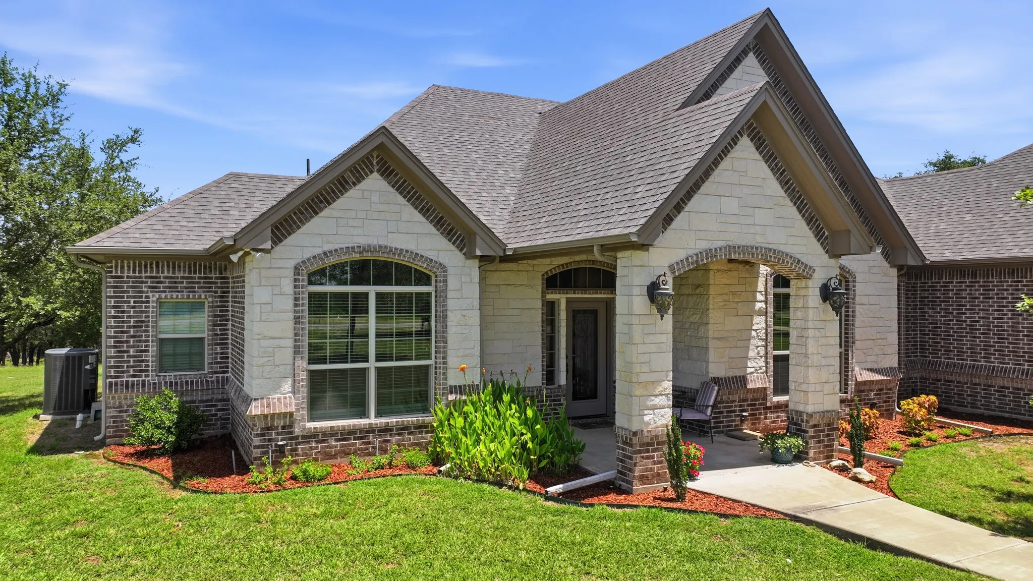 Single Family Residence For Sale in Somervell County , 1522 County Road 2026, Glen Rose, Texas 76043, 3 Bedroom, 2 Bathroom, 2 Garage spaces, 2,622 Sqft, built in 2017, mls#21342539, Real Estate Agent in Glen Rose, Homes For Sale in Somervell county, Homes For Sale in Glen Rose, Realtor in Glen Rose Texas, Real Estate Brokerage Independent Realty Texas, Luminita Cordes Realtor