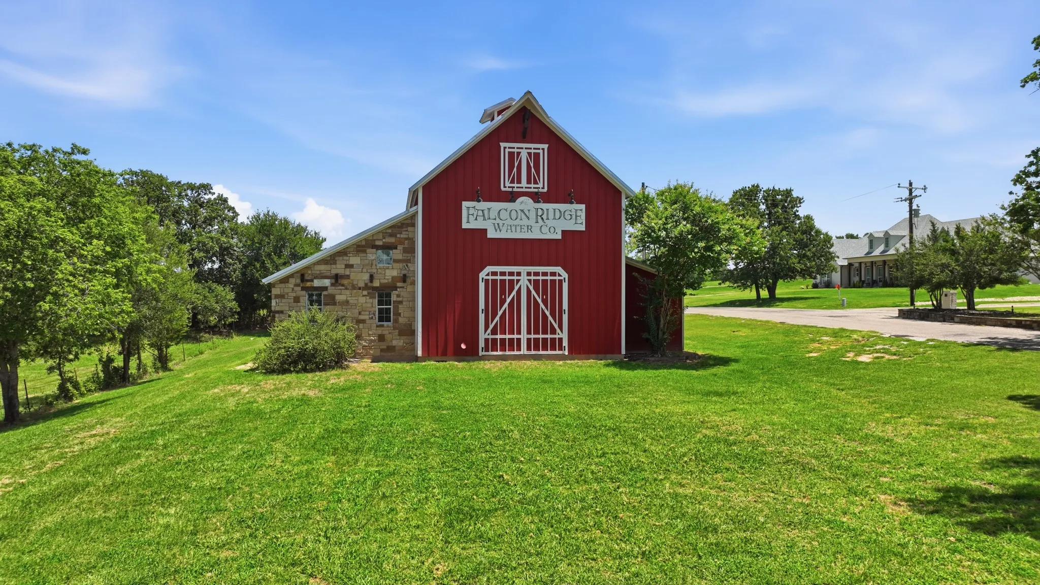 Single Family Residence For Sale in Somervell County , 1522 County Road 2026, Glen Rose, Texas 76043, 3 Bedroom, 2 Bathroom, 2 Garage spaces, 2,622 Sqft, built in 2017, mls#21342539, Real Estate Agent in Glen Rose, Homes For Sale in Somervell county, Homes For Sale in Glen Rose, Realtor in Glen Rose Texas, Real Estate Brokerage Independent Realty Texas, Luminita Cordes Realtor