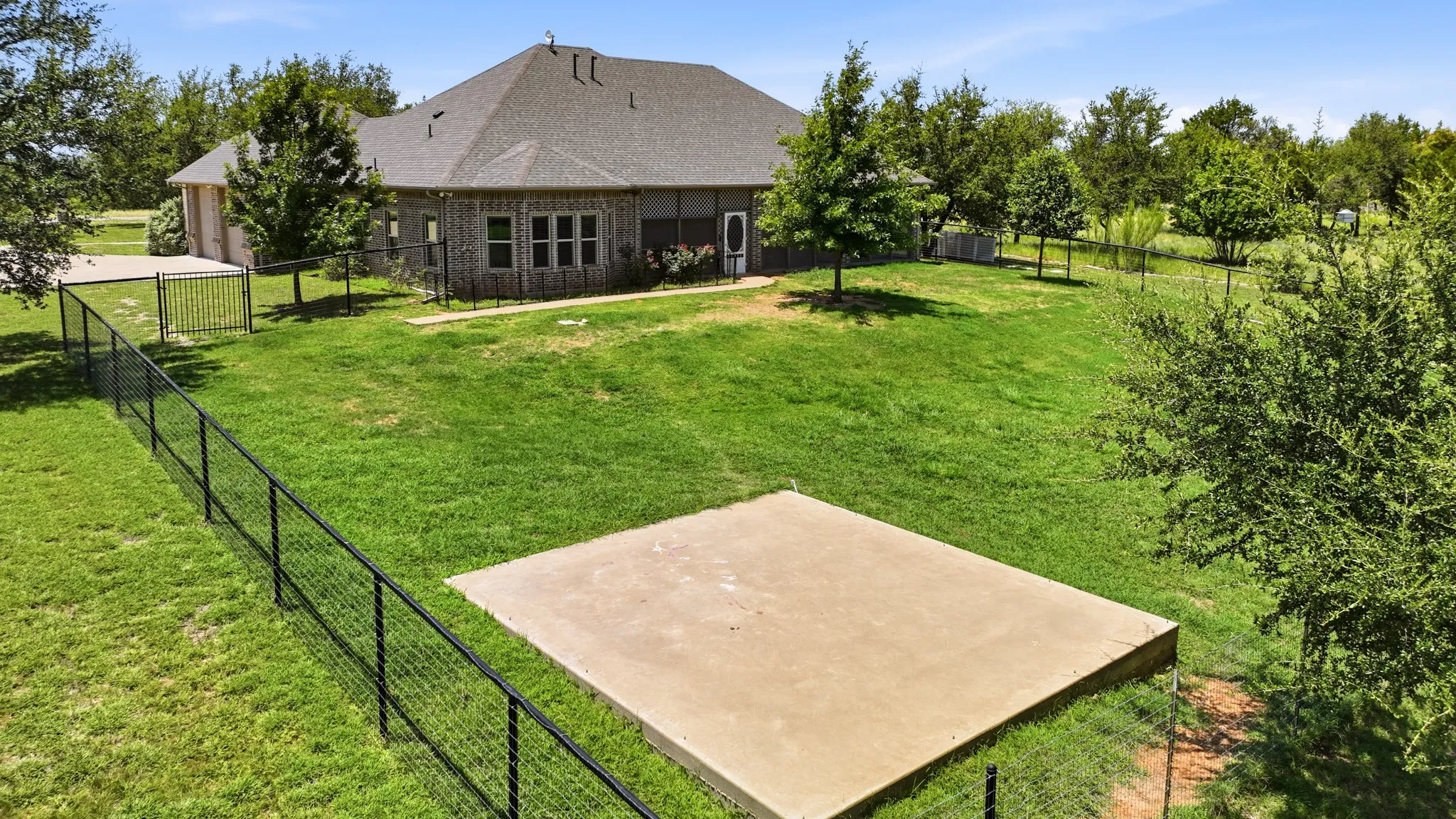 Single Family Residence For Sale in Somervell County , 1522 County Road 2026, Glen Rose, Texas 76043, 3 Bedroom, 2 Bathroom, 2 Garage spaces, 2,622 Sqft, built in 2017, mls#21342539, Real Estate Agent in Glen Rose, Homes For Sale in Somervell county, Homes For Sale in Glen Rose, Realtor in Glen Rose Texas, Real Estate Brokerage Independent Realty Texas, Luminita Cordes Realtor