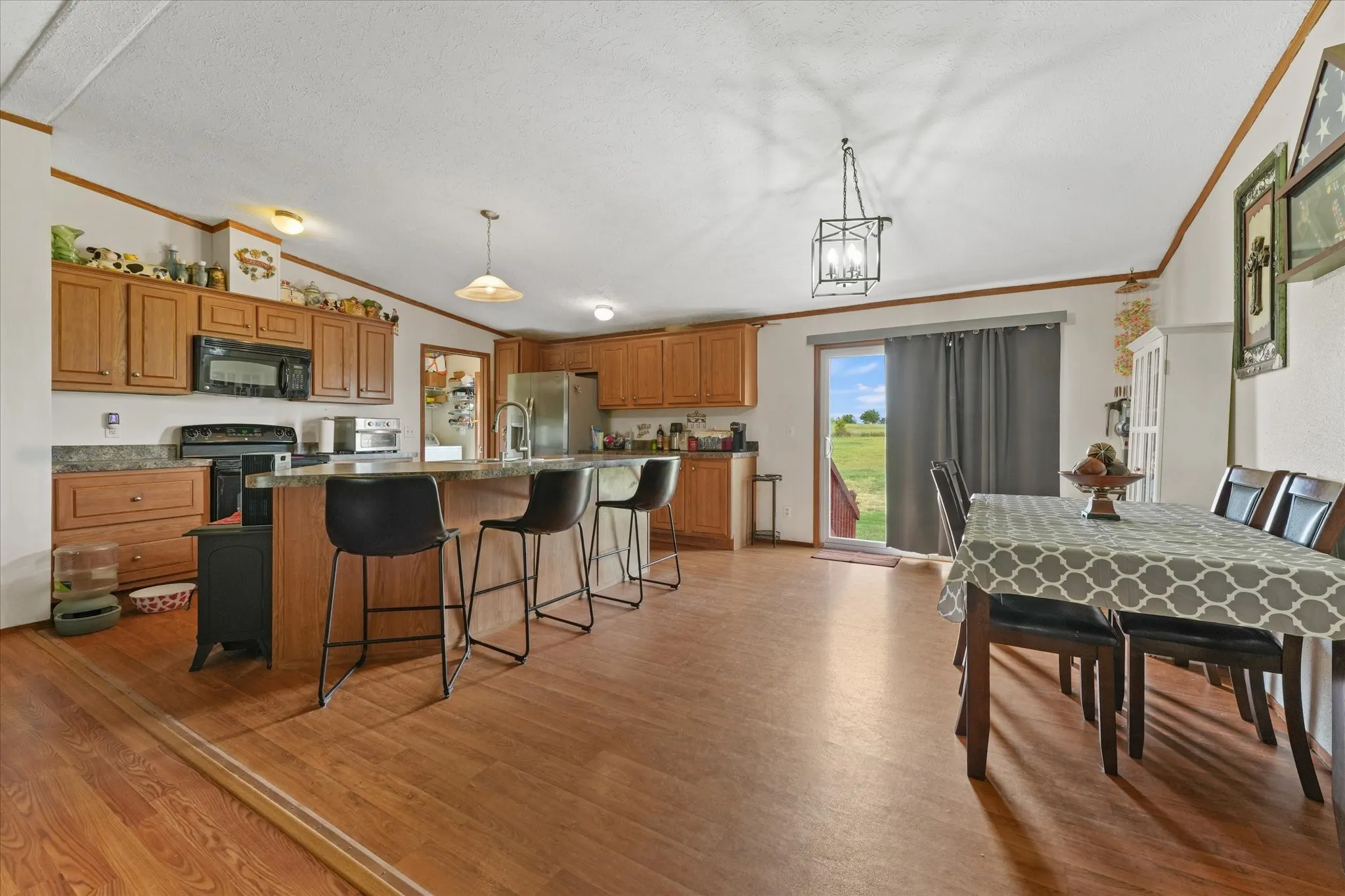 Mobile Home For Sale in Johnson County , 1109 County Road 607, Alvarado, Texas 76009, 4 Bedroom, 2 Bathroom, 2 Garage spaces, 2,432 Sqft, built in 2009, mls#21339834, Real Estate Agent in Alvarado, Homes For Sale in Johnson county, Homes For Sale in Alvarado, Realtor in Alvarado Texas, Real Estate Brokerage Independent Realty Texas, Luminita Cordes Realtor