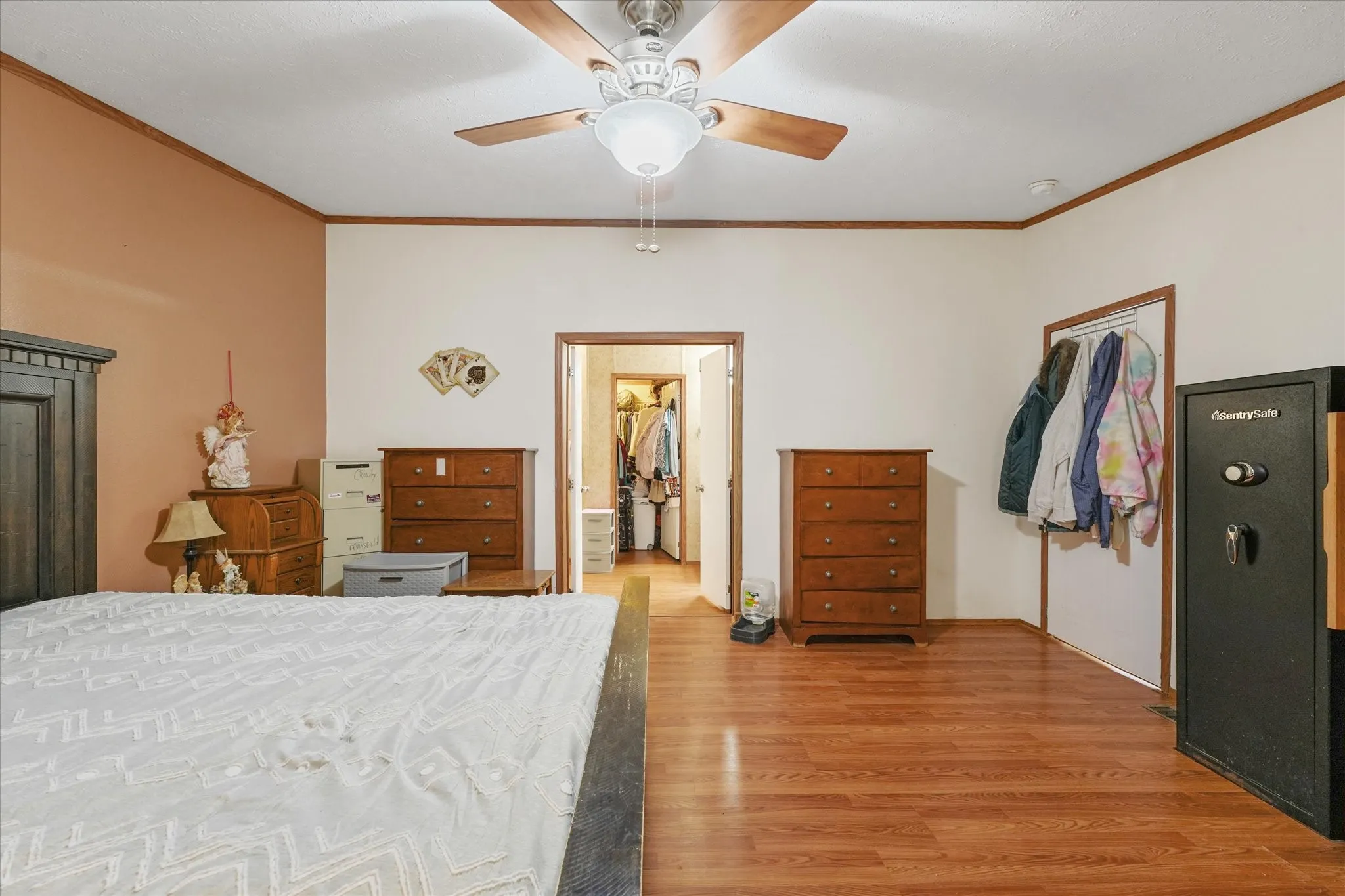 Mobile Home For Sale in Johnson County , 1109 County Road 607, Alvarado, Texas 76009, 4 Bedroom, 2 Bathroom, 2 Garage spaces, 2,432 Sqft, built in 2009, mls#21339834, Real Estate Agent in Alvarado, Homes For Sale in Johnson county, Homes For Sale in Alvarado, Realtor in Alvarado Texas, Real Estate Brokerage Independent Realty Texas, Luminita Cordes Realtor