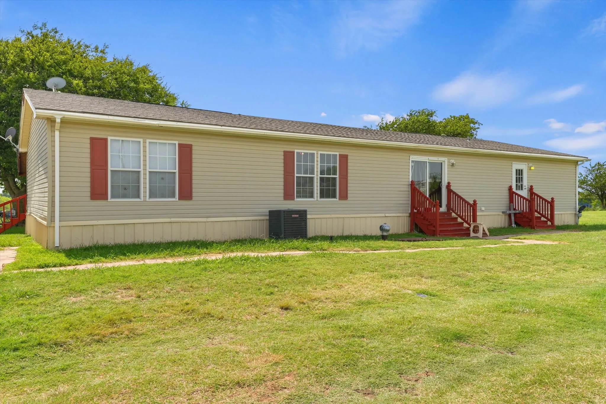 Mobile Home For Sale in Johnson County , 1109 County Road 607, Alvarado, Texas 76009, 4 Bedroom, 2 Bathroom, 2 Garage spaces, 2,432 Sqft, built in 2009, mls#21339834, Real Estate Agent in Alvarado, Homes For Sale in Johnson county, Homes For Sale in Alvarado, Realtor in Alvarado Texas, Real Estate Brokerage Independent Realty Texas, Luminita Cordes Realtor