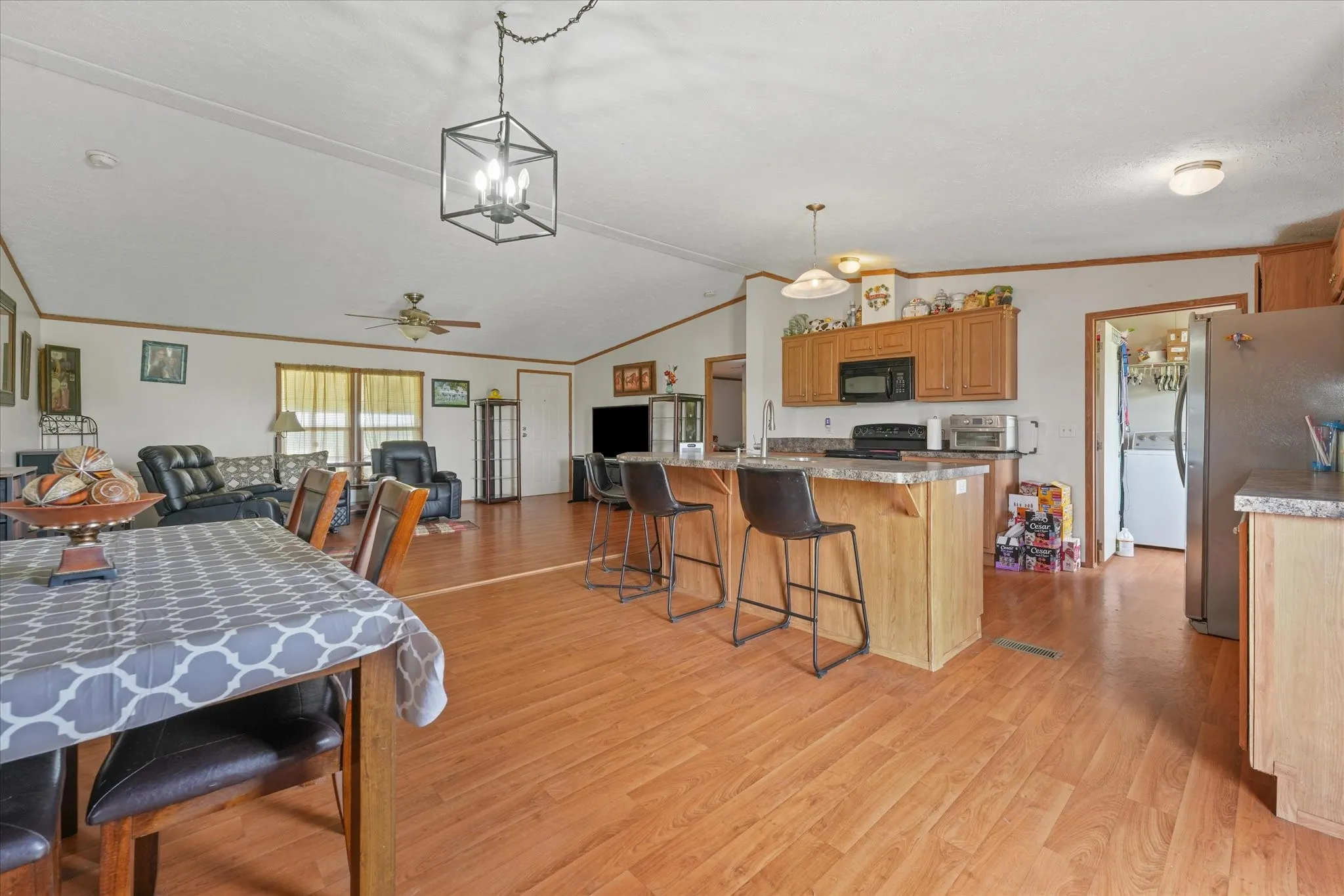 Mobile Home For Sale in Johnson County , 1109 County Road 607, Alvarado, Texas 76009, 4 Bedroom, 2 Bathroom, 2 Garage spaces, 2,432 Sqft, built in 2009, mls#21339834, Real Estate Agent in Alvarado, Homes For Sale in Johnson county, Homes For Sale in Alvarado, Realtor in Alvarado Texas, Real Estate Brokerage Independent Realty Texas, Luminita Cordes Realtor