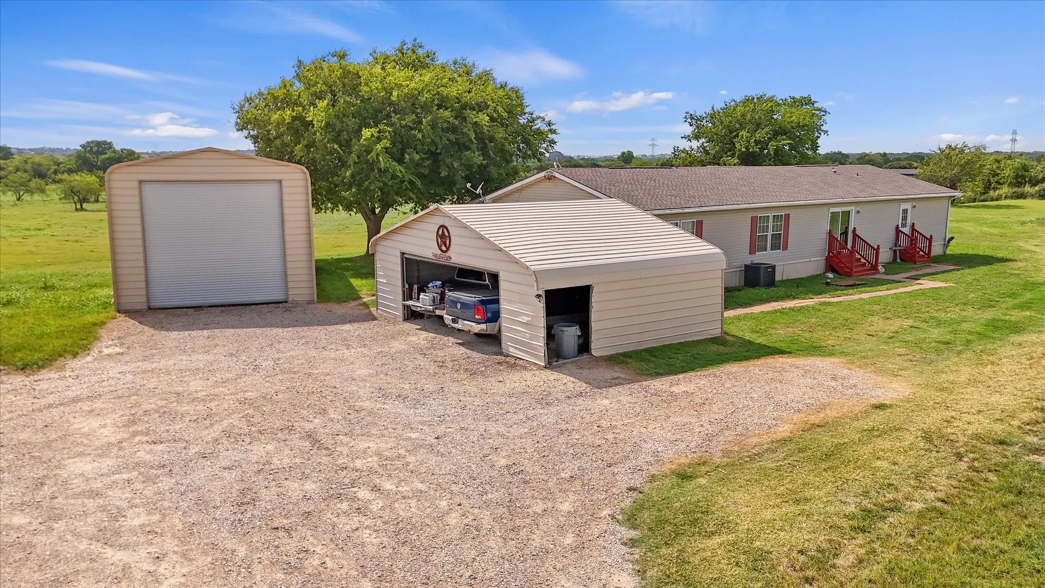 Mobile Home For Sale in Johnson County , 1109 County Road 607, Alvarado, Texas 76009, 4 Bedroom, 2 Bathroom, 2 Garage spaces, 2,432 Sqft, built in 2009, mls#21339834, Real Estate Agent in Alvarado, Homes For Sale in Johnson county, Homes For Sale in Alvarado, Realtor in Alvarado Texas, Real Estate Brokerage Independent Realty Texas, Luminita Cordes Realtor