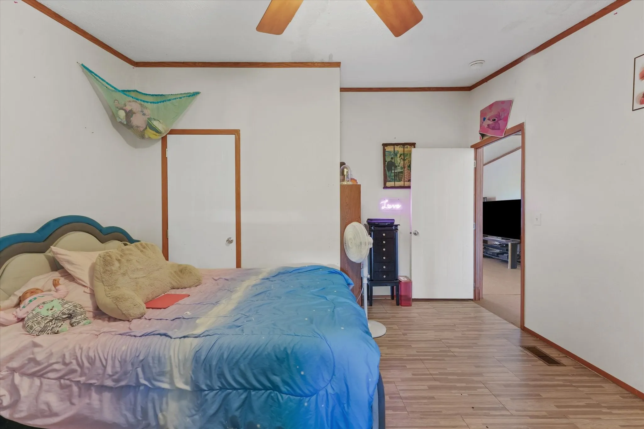 Mobile Home For Sale in Johnson County , 1109 County Road 607, Alvarado, Texas 76009, 4 Bedroom, 2 Bathroom, 2 Garage spaces, 2,432 Sqft, built in 2009, mls#21339834, Real Estate Agent in Alvarado, Homes For Sale in Johnson county, Homes For Sale in Alvarado, Realtor in Alvarado Texas, Real Estate Brokerage Independent Realty Texas, Luminita Cordes Realtor