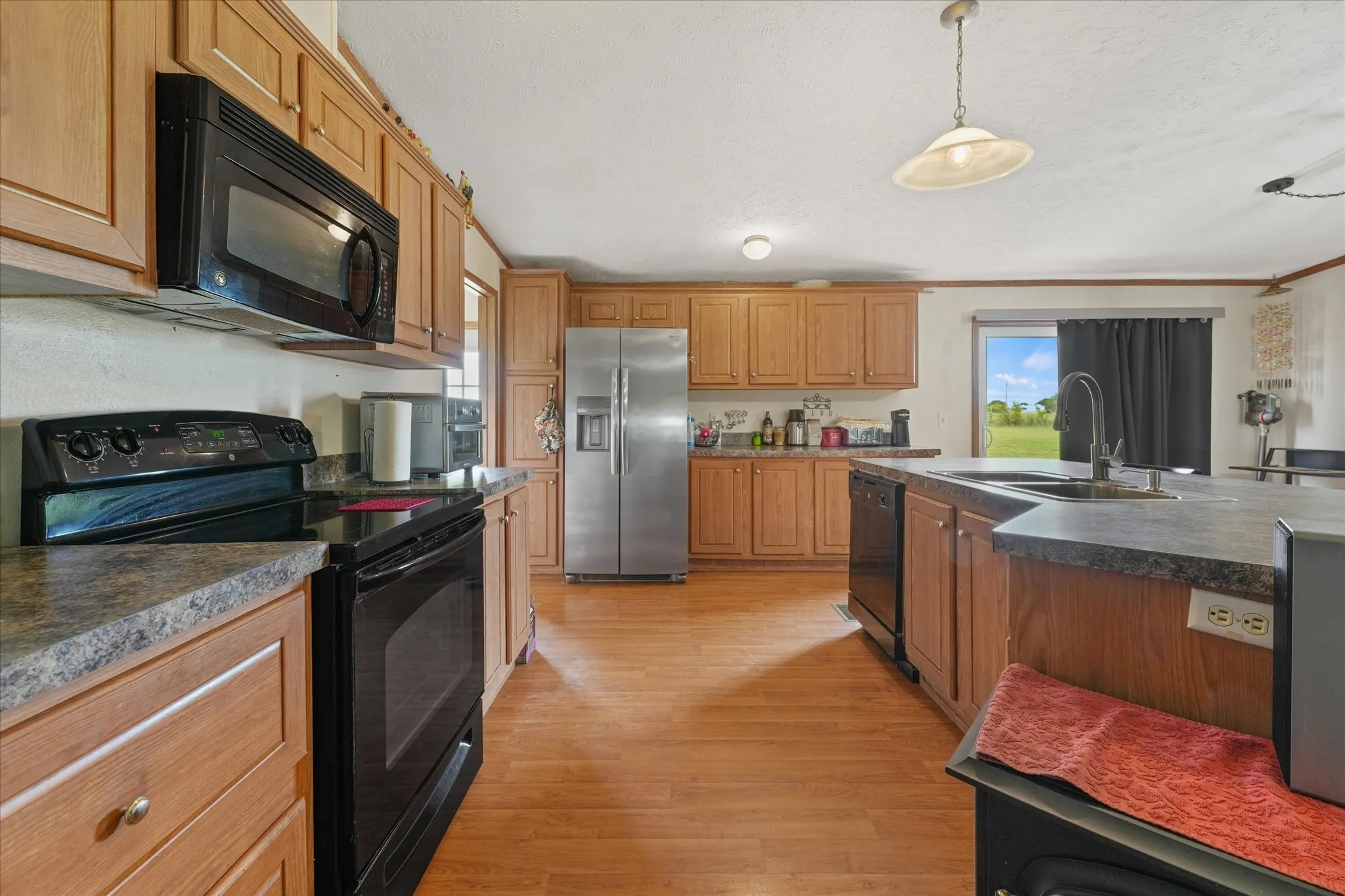 Mobile Home For Sale in Johnson County , 1109 County Road 607, Alvarado, Texas 76009, 4 Bedroom, 2 Bathroom, 2 Garage spaces, 2,432 Sqft, built in 2009, mls#21339834, Real Estate Agent in Alvarado, Homes For Sale in Johnson county, Homes For Sale in Alvarado, Realtor in Alvarado Texas, Real Estate Brokerage Independent Realty Texas, Luminita Cordes Realtor