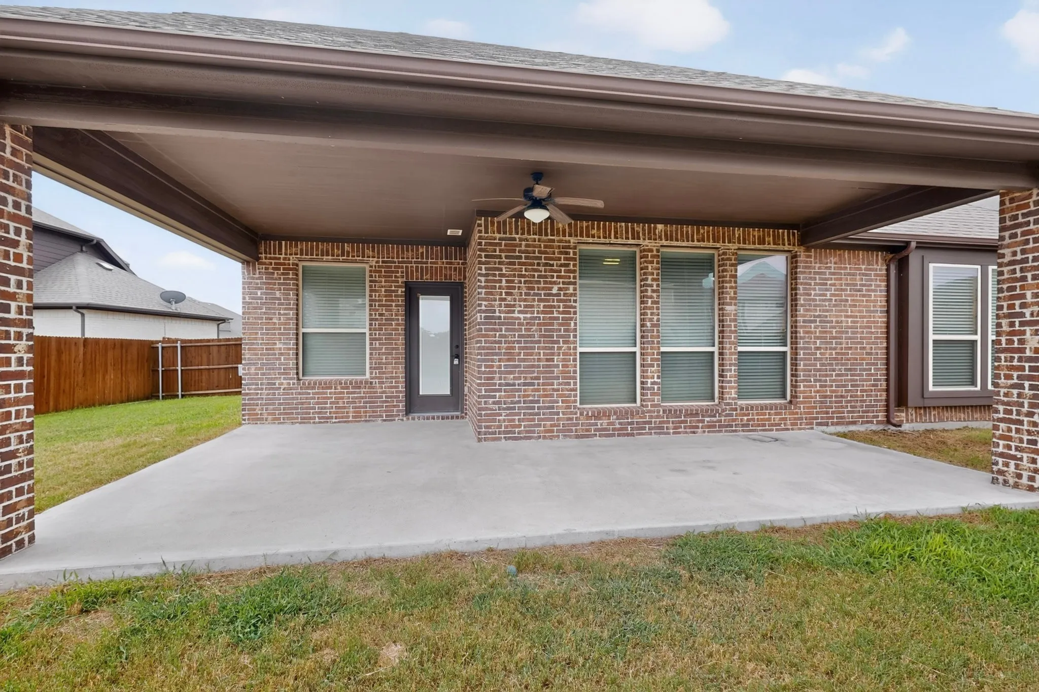 Single Family Residence For Sale in Dallas County , 6148 Hagan Hill Parkway, Mesquite, Texas 75181, 5 Bedroom, 3 Bathroom, 2 Garage spaces, 3,406 Sqft, built in 2018, mls#21342510, Real Estate Agent in Mesquite, Homes For Sale in Dallas county, Homes For Sale in Mesquite, Realtor in Mesquite Texas, Real Estate Brokerage Independent Realty Texas, Luminita Cordes Realtor
