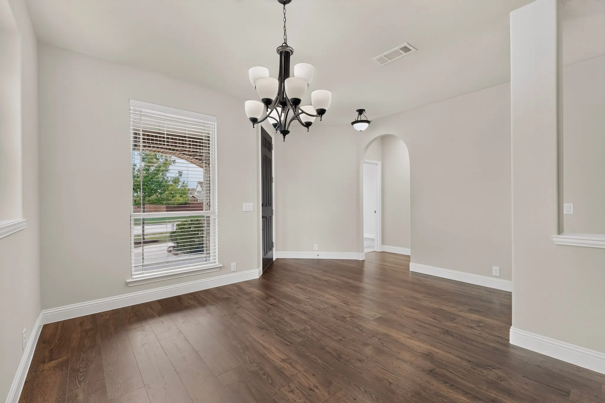 Lots of archways and high ceiling throughout