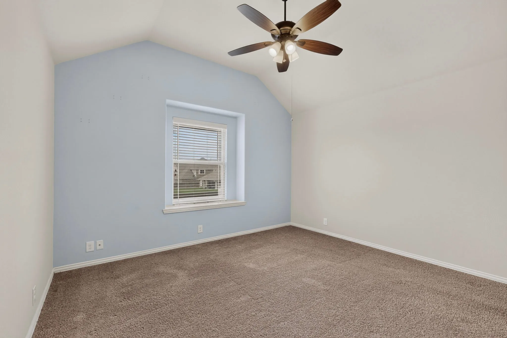 Single Family Residence For Sale in Dallas County , 6148 Hagan Hill Parkway, Mesquite, Texas 75181, 5 Bedroom, 3 Bathroom, 2 Garage spaces, 3,406 Sqft, built in 2018, mls#21342510, Real Estate Agent in Mesquite, Homes For Sale in Dallas county, Homes For Sale in Mesquite, Realtor in Mesquite Texas, Real Estate Brokerage Independent Realty Texas, Luminita Cordes Realtor