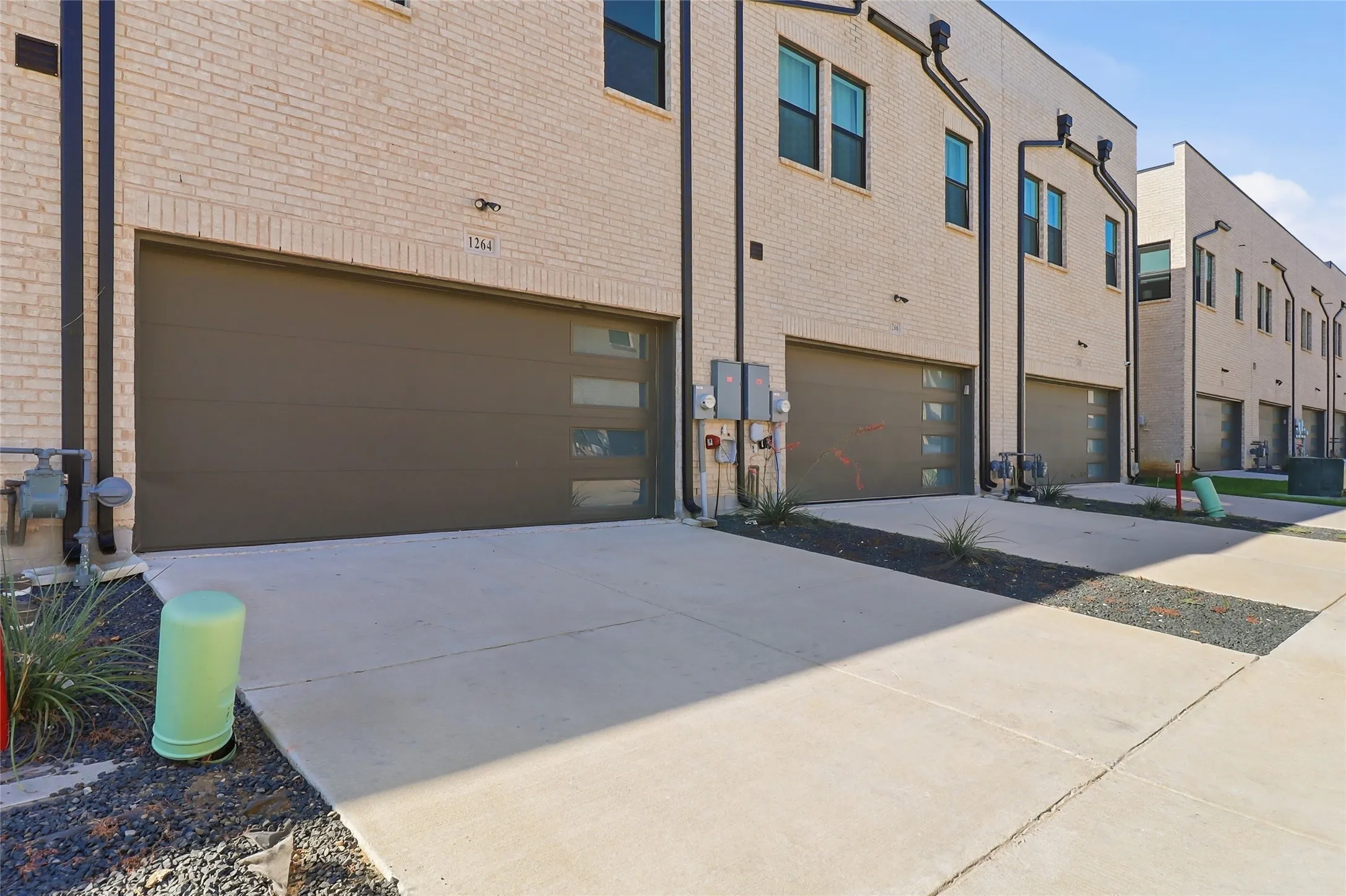 Townhouse For Rent in Collin County , 1264 Daybreak Drive, Allen, Texas 75013, 3 Bedroom, 4 Bathroom, 2 Garage spaces, 2,564 Sqft, built in 2023, mls#21343050, Real Estate Agent in Allen, Homes For Rent in Collin county, Homes For Rent in Allen, Realtor in Allen Texas, Real Estate Brokerage Independent Realty Texas, Luminita Cordes Realtor