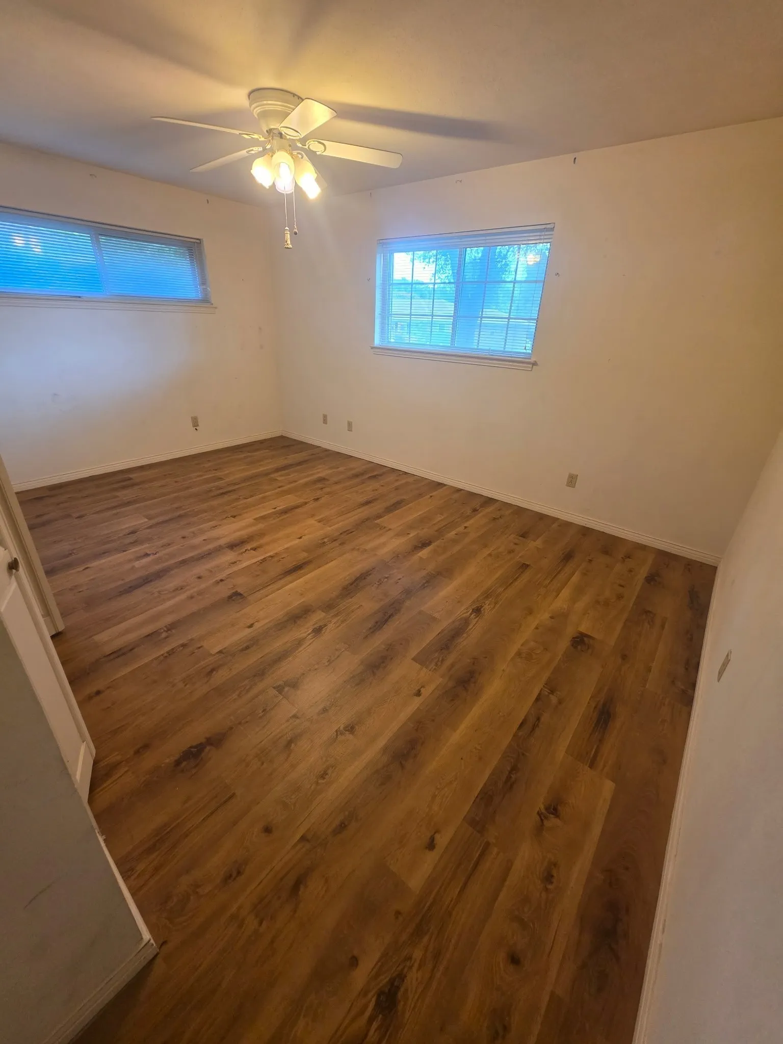 Single Family Residence For Sale in Dallas County , 1914 Surrey Circle, Grand Prairie, Texas 75050, 3 Bedroom, 2 Bathroom, 2 Garage spaces, 1,798 Sqft, built in 1964, mls#21342675, Real Estate Agent in Grand Prairie, Homes For Sale in Dallas county, Homes For Sale in Grand Prairie, Realtor in Grand Prairie Texas, Real Estate Brokerage Independent Realty Texas, Luminita Cordes Realtor