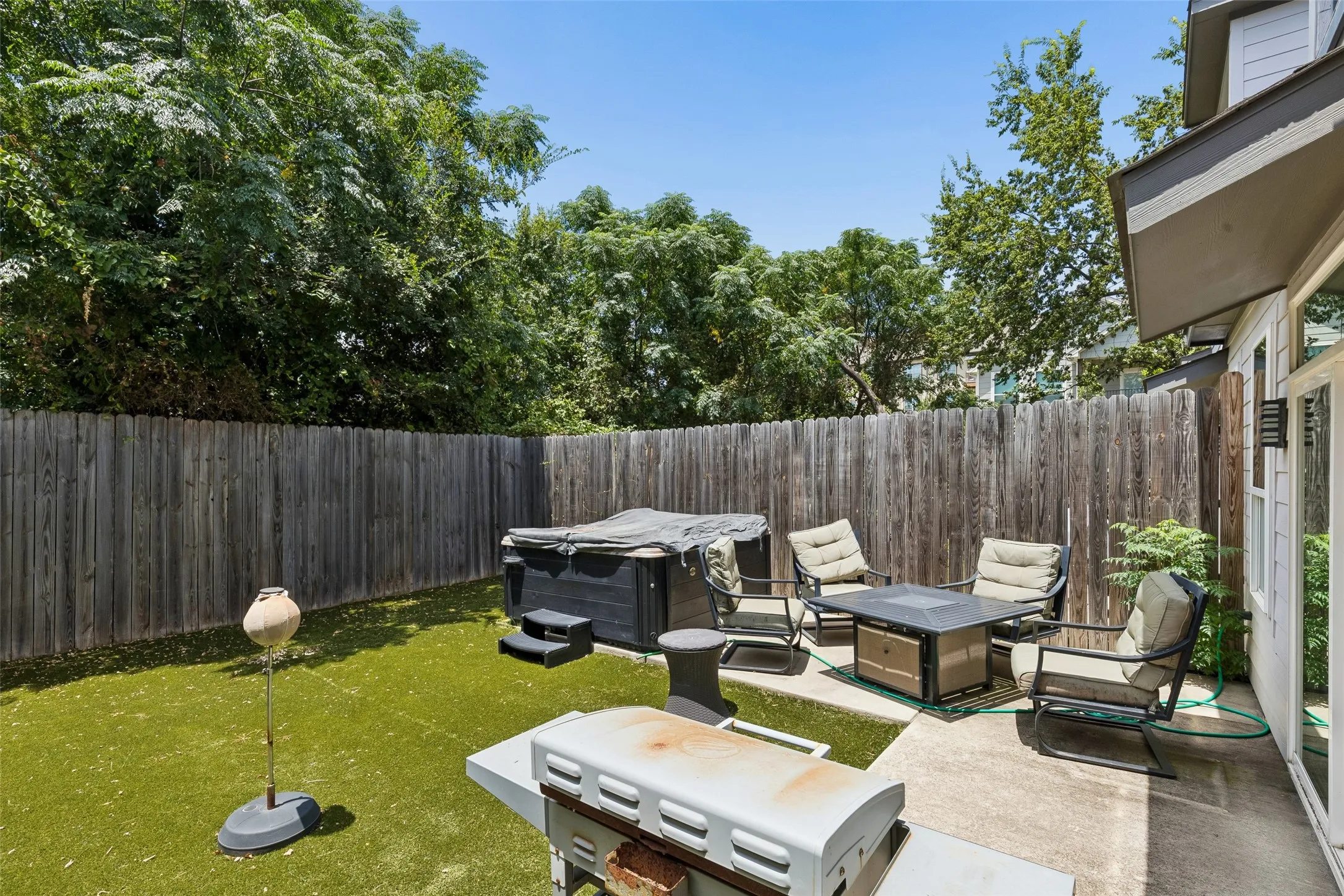 Single Family Residence For Sale in Dallas County , 2603 Crossman Avenue, Dallas, Texas 75212, 3 Bedrooms, 4 Bathrooms, 1 Garage spaces, 2,520 Sqft, built in 2020, Price $600,000, mls#21343083, Real Estate Agent in Dallas, Homes For Sale in Dallas county, Homes For Sale in Dallas, Realtor in Dallas Texas, Real Estate Brokerage Independent Realty Texas, Luminita Cordes Realtor