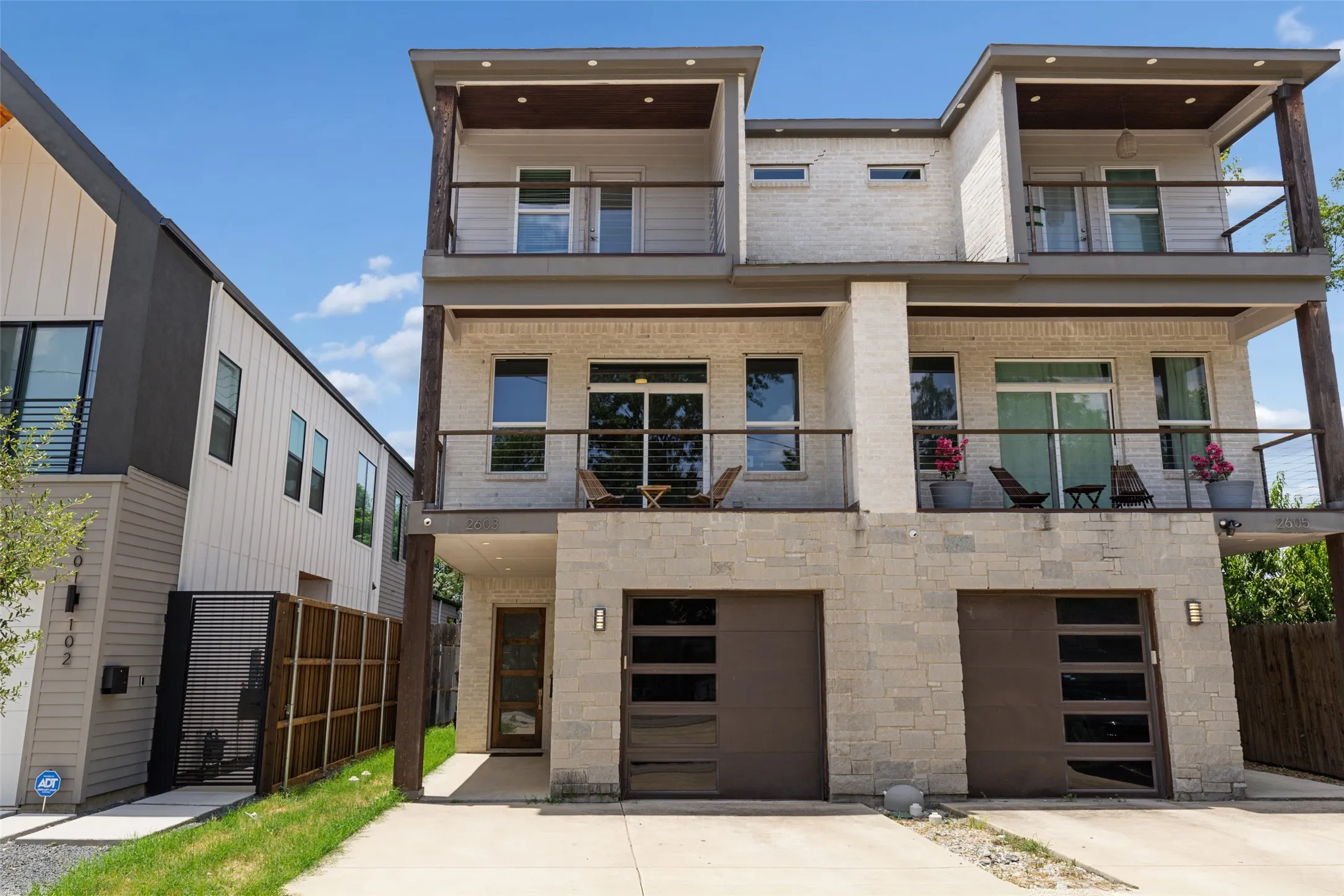 Single Family Residence For Sale in Dallas County , 2603 Crossman Avenue, Dallas, Texas 75212, 3 Bedrooms, 4 Bathrooms, 1 Garage spaces, 2,520 Sqft, built in 2020, Price $600,000, mls#21343083, Real Estate Agent in Dallas, Homes For Sale in Dallas county, Homes For Sale in Dallas, Realtor in Dallas Texas, Real Estate Brokerage Independent Realty Texas, Luminita Cordes Realtor
