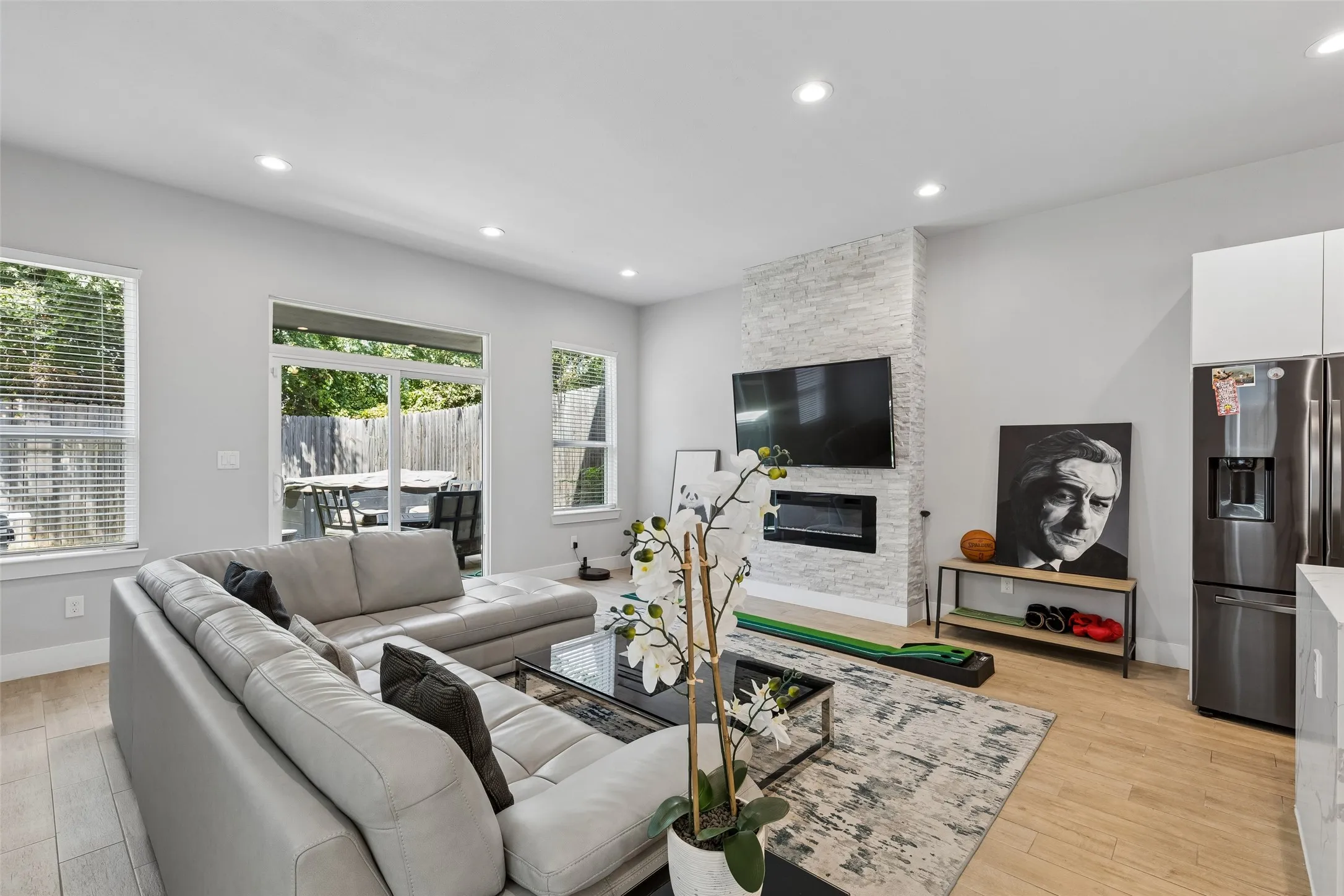 Single Family Residence For Sale in Dallas County , 2603 Crossman Avenue, Dallas, Texas 75212, 3 Bedrooms, 4 Bathrooms, 1 Garage spaces, 2,520 Sqft, built in 2020, Price $600,000, mls#21343083, Real Estate Agent in Dallas, Homes For Sale in Dallas county, Homes For Sale in Dallas, Realtor in Dallas Texas, Real Estate Brokerage Independent Realty Texas, Luminita Cordes Realtor